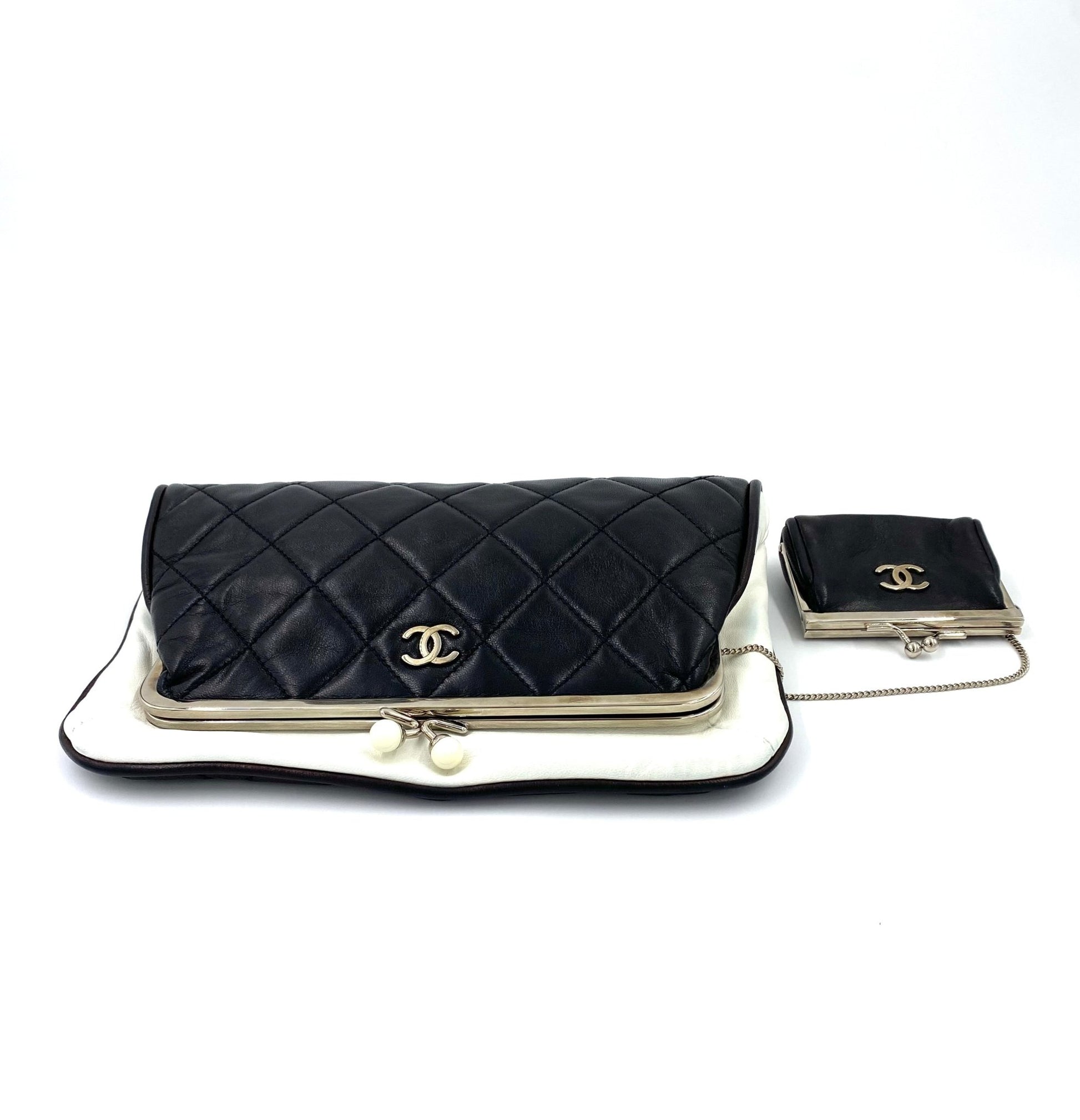 CHANEL Pearl Clutch schwarz weiß Lammleder - Clutch & Macarons - 12812829 - Clutch & Macarons - 