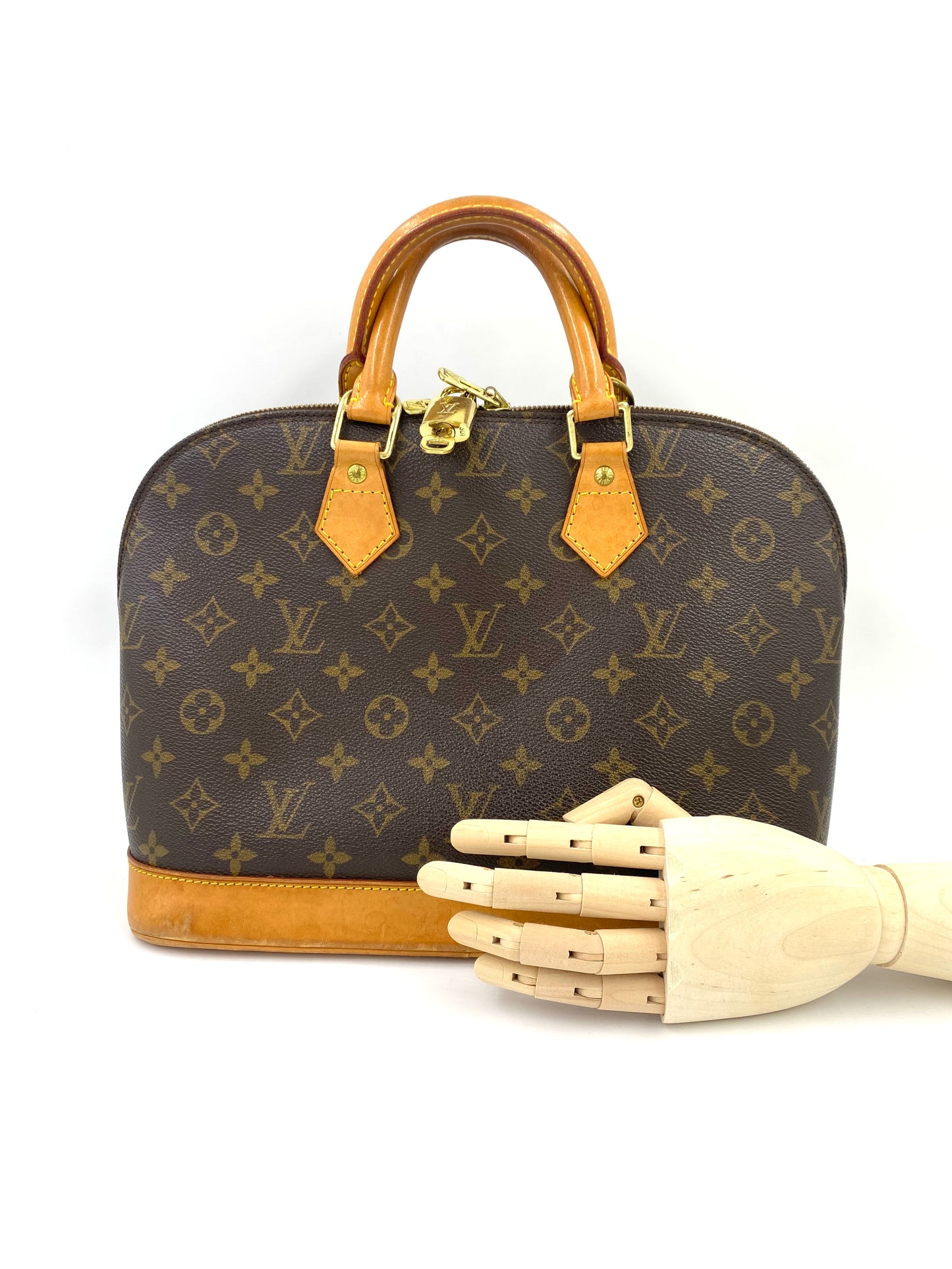 LOUIS VUITTON Alma Monogram Canvas