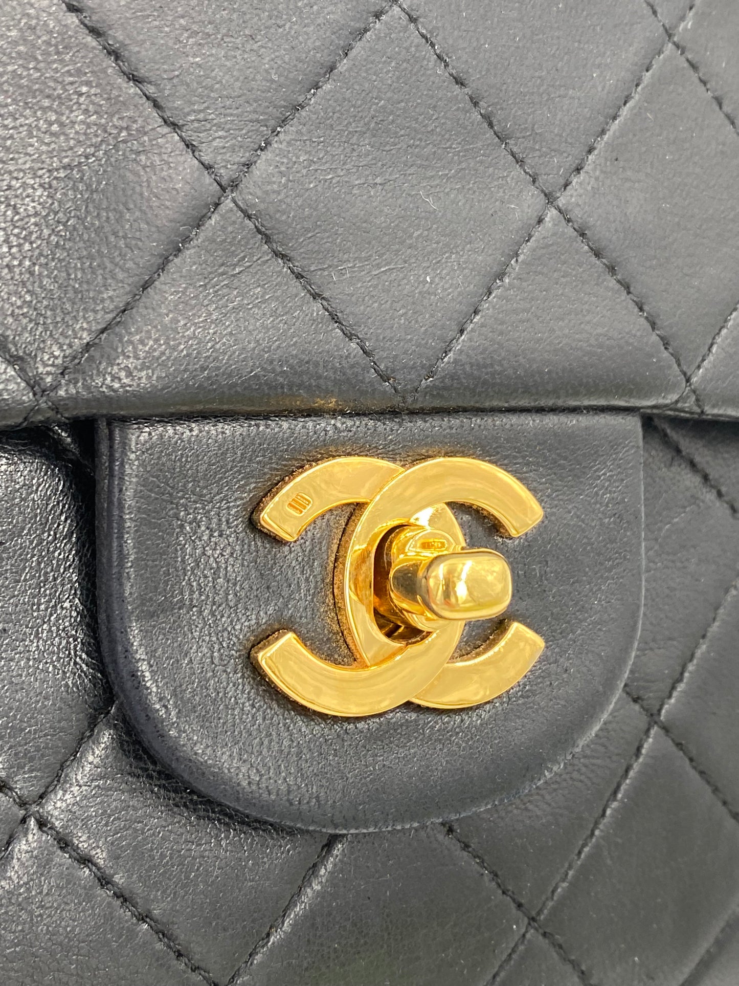 CHANEL Timeless Double Flap Bag medium schwarz Lammleder