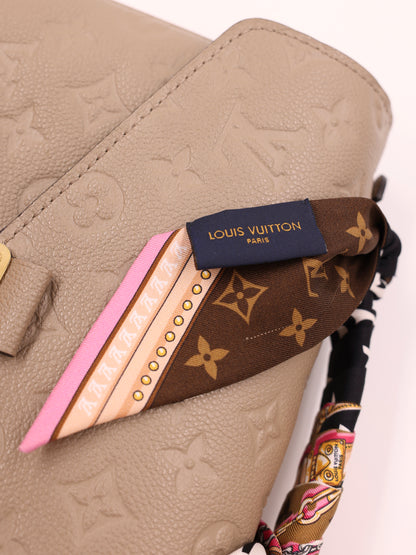 LOUIS VUITTON Pochette Metis Monogram Empreinte Tourterelle inkl. Tuch