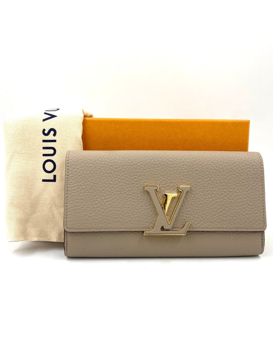 LOUIS VUITTON Wallet Capucines Galet - Clutch & Macarons - Chip - Clutch & Macarons - 