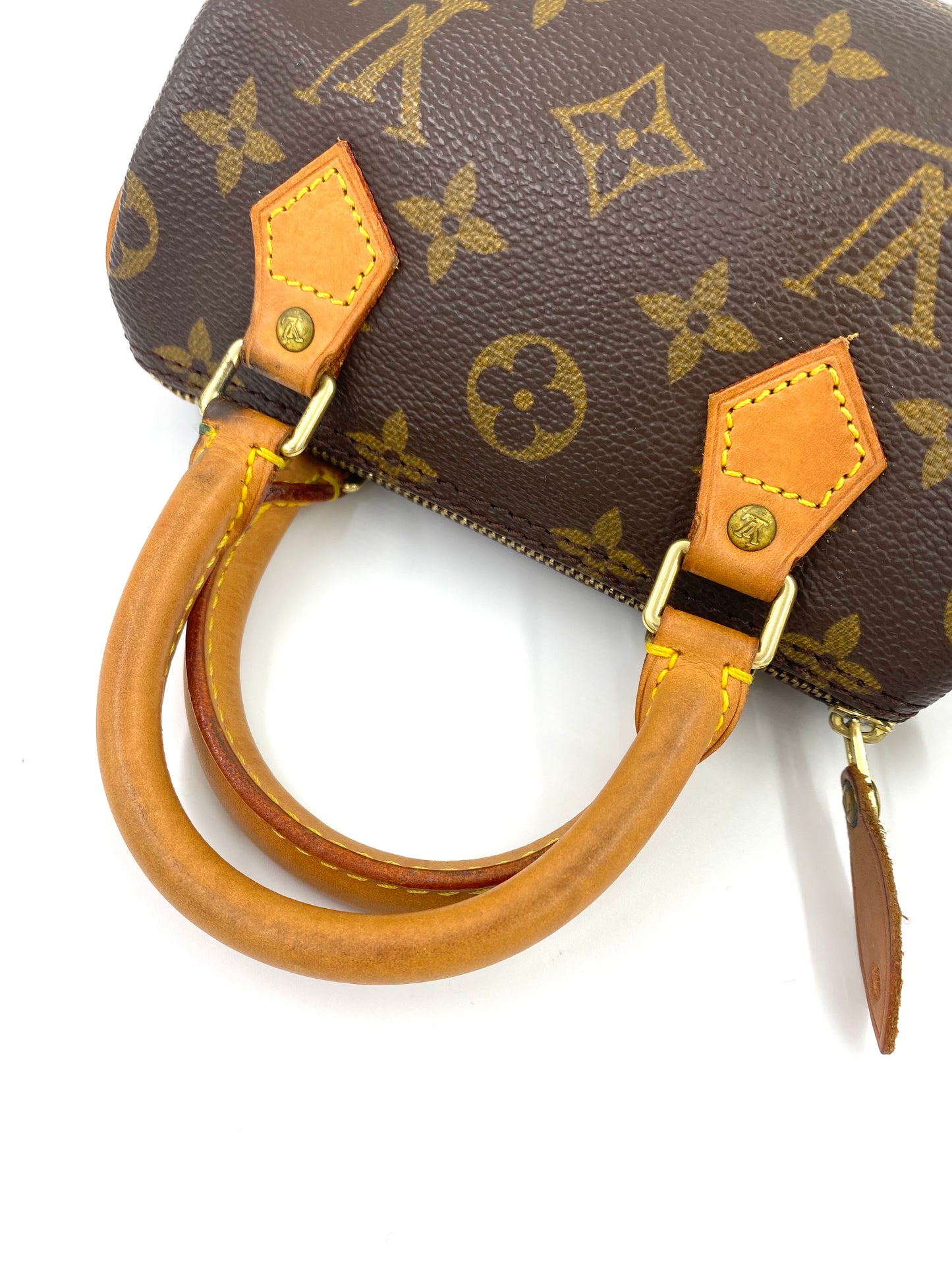 LOUIS VUITTON Nano Speedy Monogram Canvas mit Schulterriemen