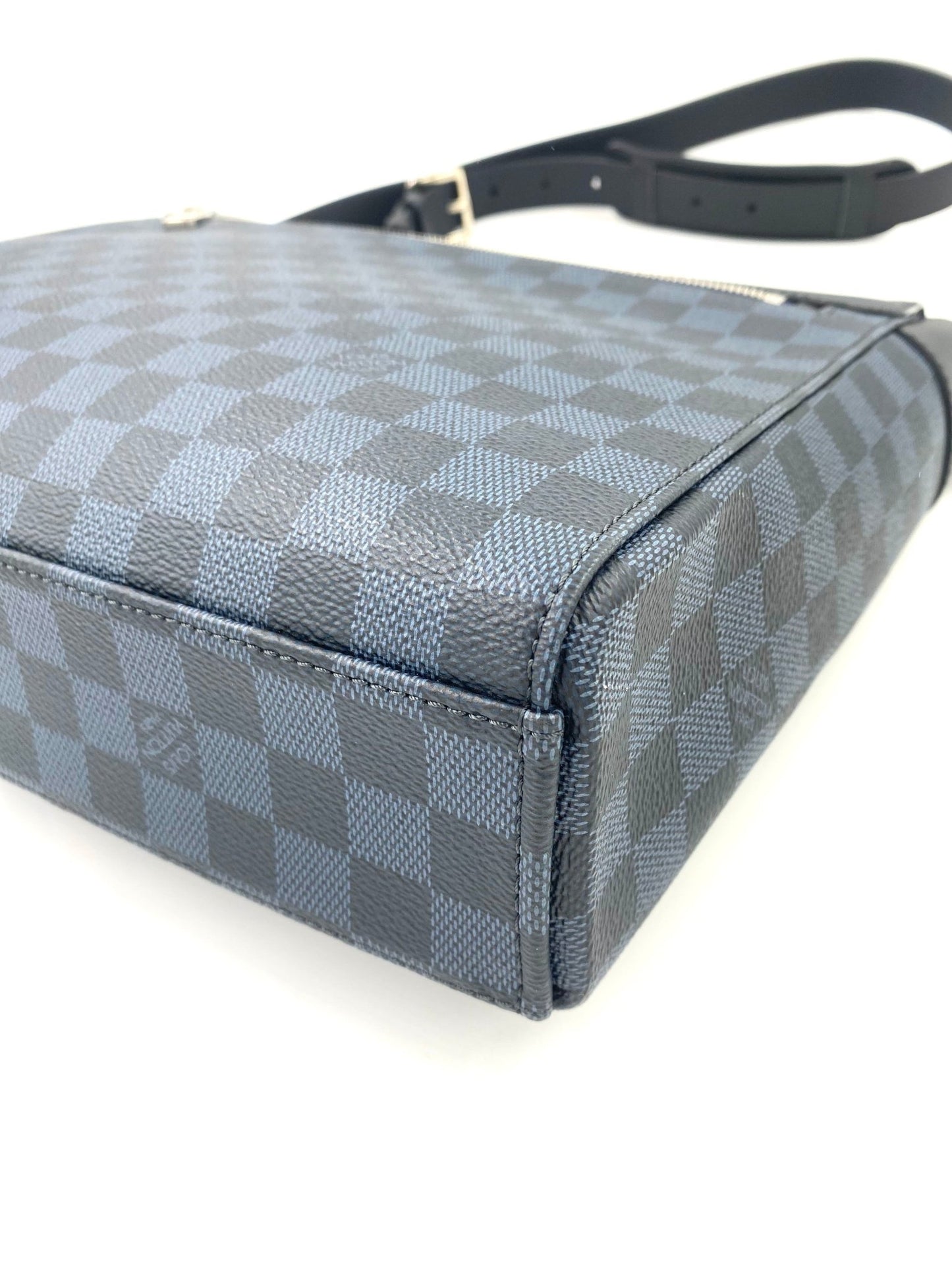 LOUIS VUITTON Newport MM Damier graphite - Clutch & Macarons - DR0136 - Clutch & Macarons - 