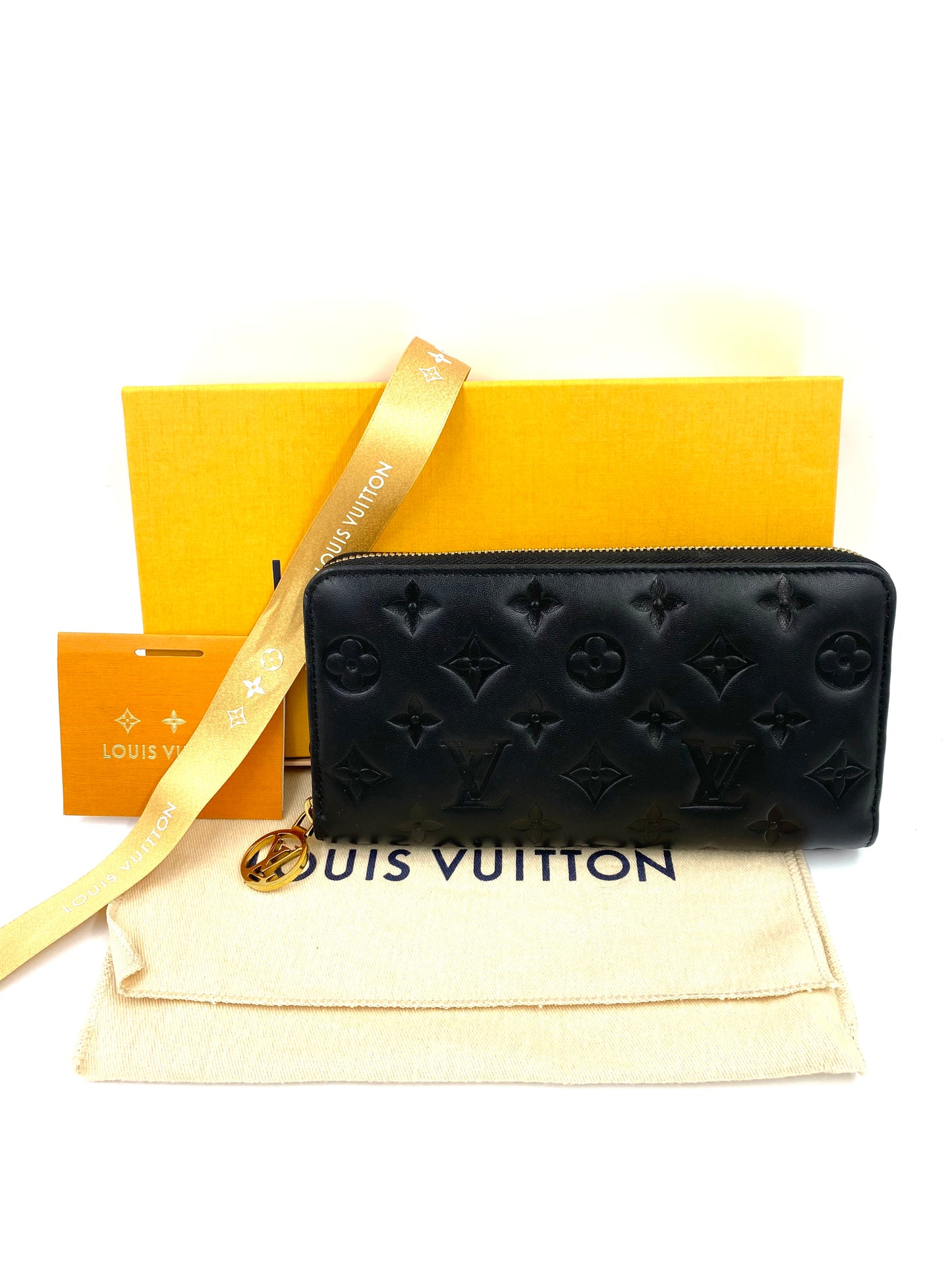 LOUIS VUITTON Zippy Coussin Monogram schwarz