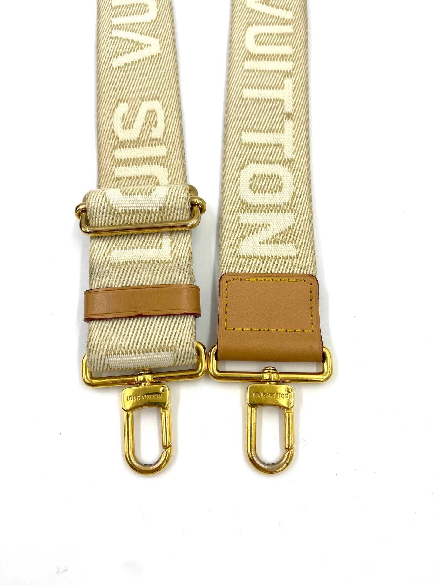 LOUIS VUITTON Utility Monogram Canvas mit Schulterriemen