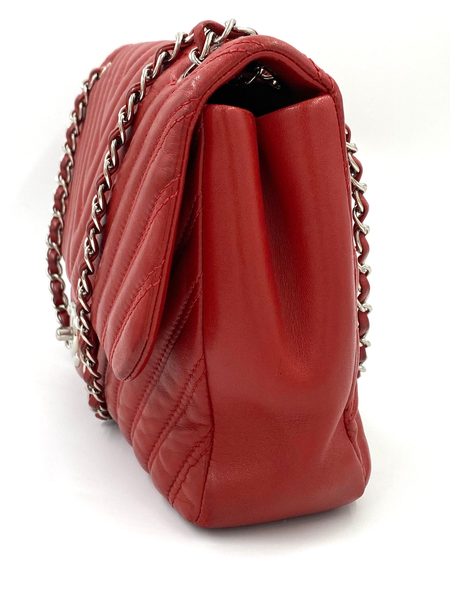 CHANEL Single Flap Bag Jumbo Chevron rouge