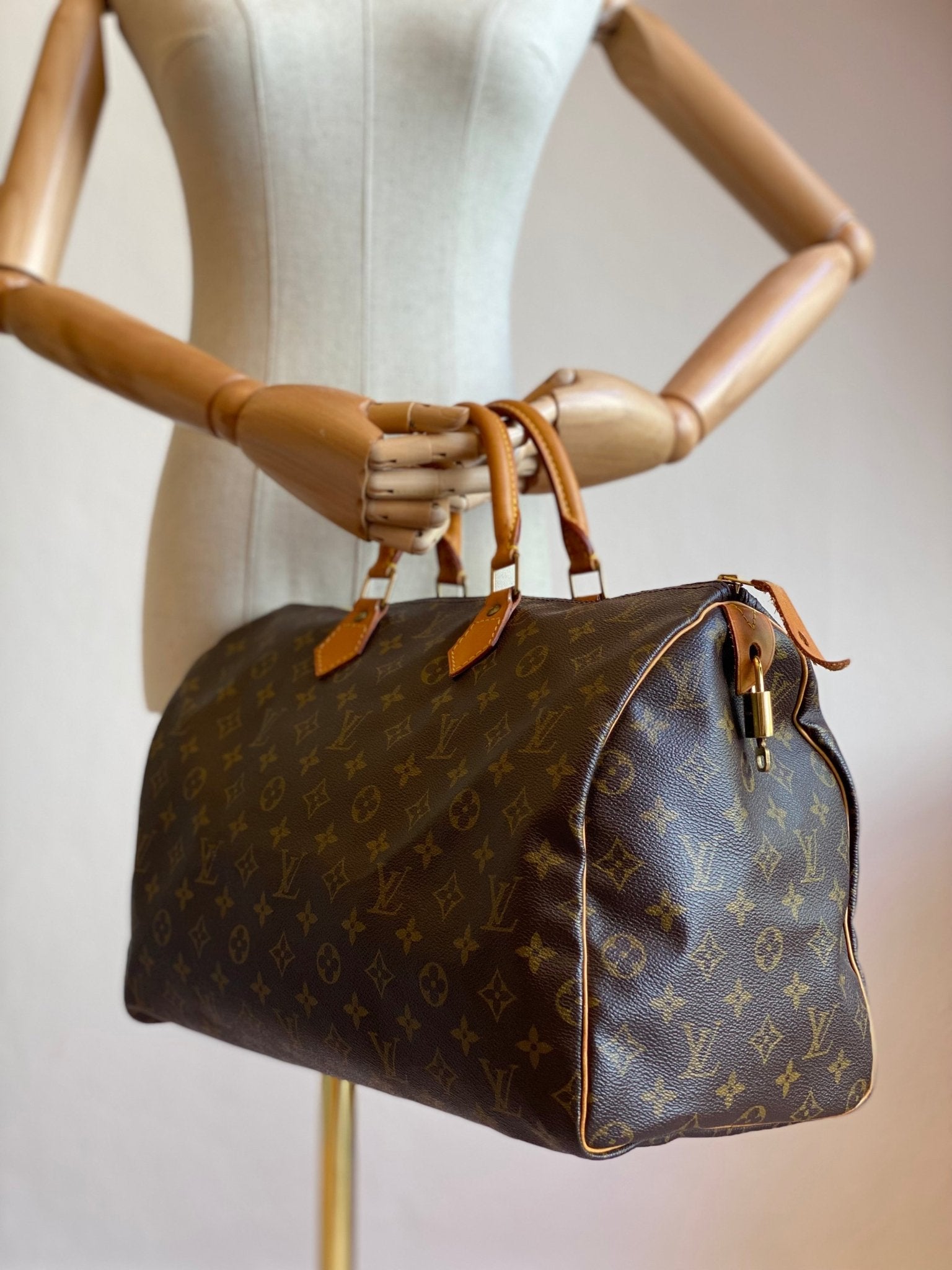 LOUIS VUITTON Speedy 40 Monogram Canvas - Clutch & Macarons - SP1914 - Clutch & Macarons - 