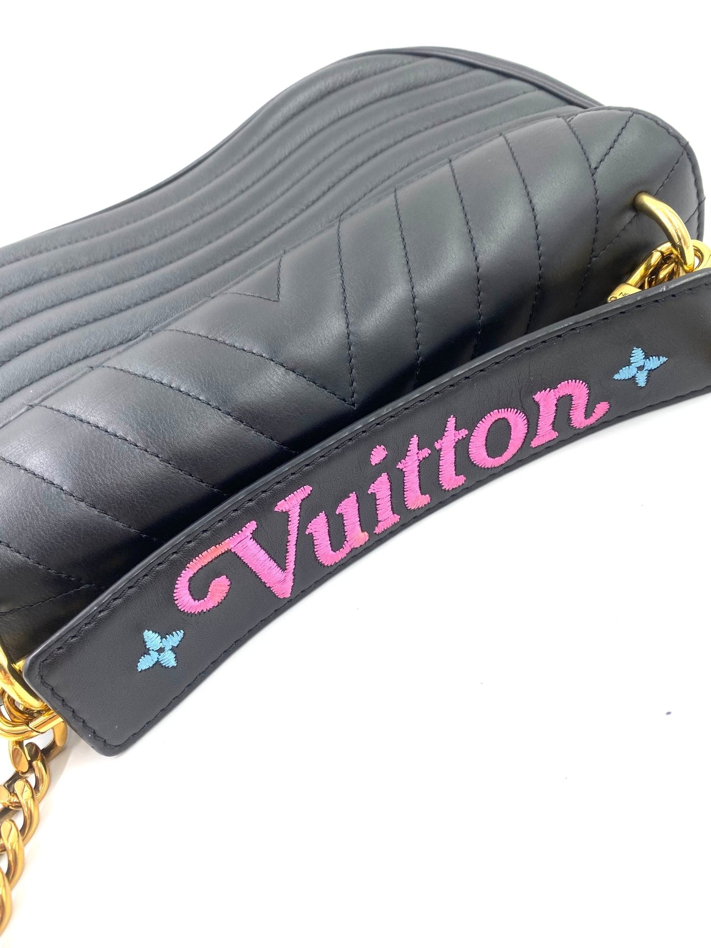 LOUIS VUITTON New Waves Chain Bag 80ies Music Patches PM schwarz - Clutch & Macarons - NZ3168 - Clutch & Macarons - 