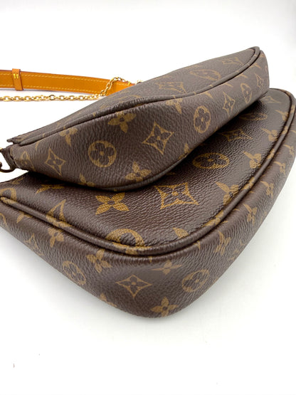 LOUIS VUITTON Multi Pochette Monogram Canvas in braunem Material mit klassischem Monogram-Design und goldfarbenen Details
