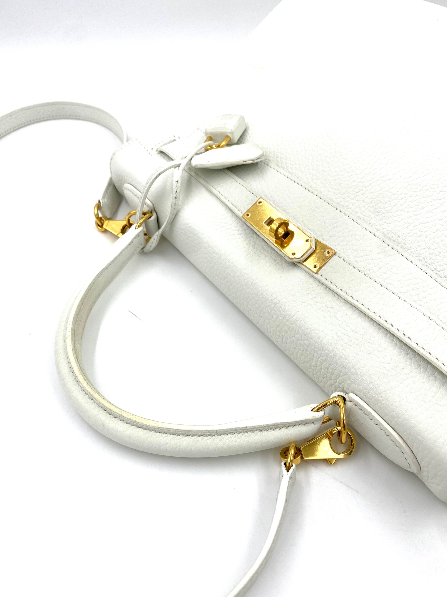 HERMÈS Kelly 32 Retourne Clemence-Leder Blanc mit gold Hardware