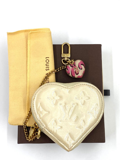 LOUIS VUITTON Heart Monogram Vernis creme