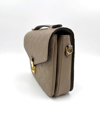 LOUIS VUITTON Pochette Metis Monogram Empreinte Tourterelle