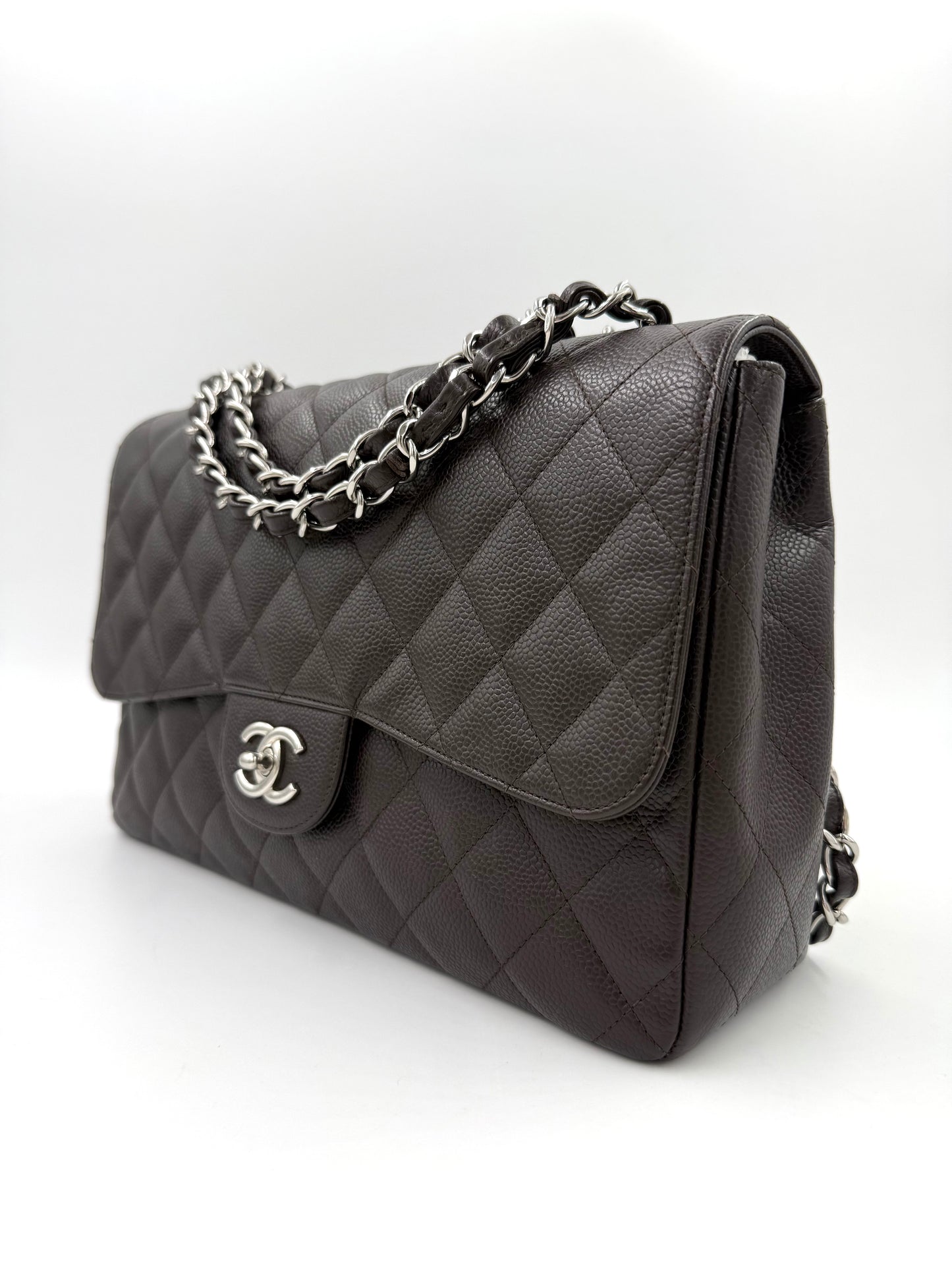 CHANEL Timeless Single Flap Jumbo Caviar dunkelbraun SHW edle Steppmuster Handtasche mit silberner Kette