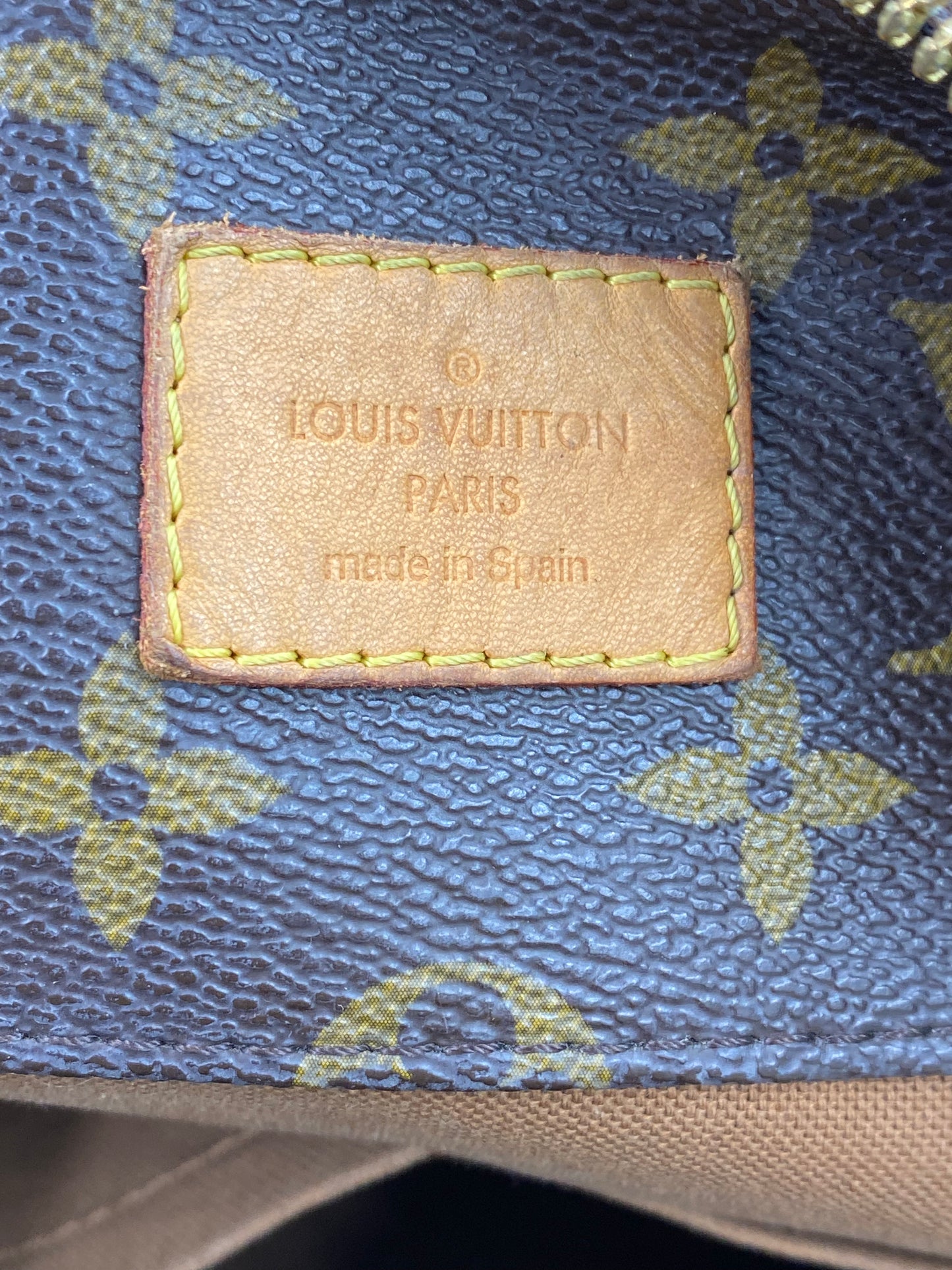 LOUIS VUITTON Sully MM Monogram Canvas