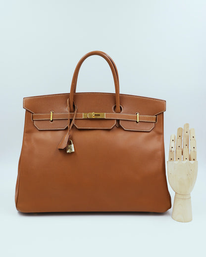 HERMÈS Birkin 40 Courchevel gold GHW, braune Designerhandtasche mit goldfarbenen Beschlägen