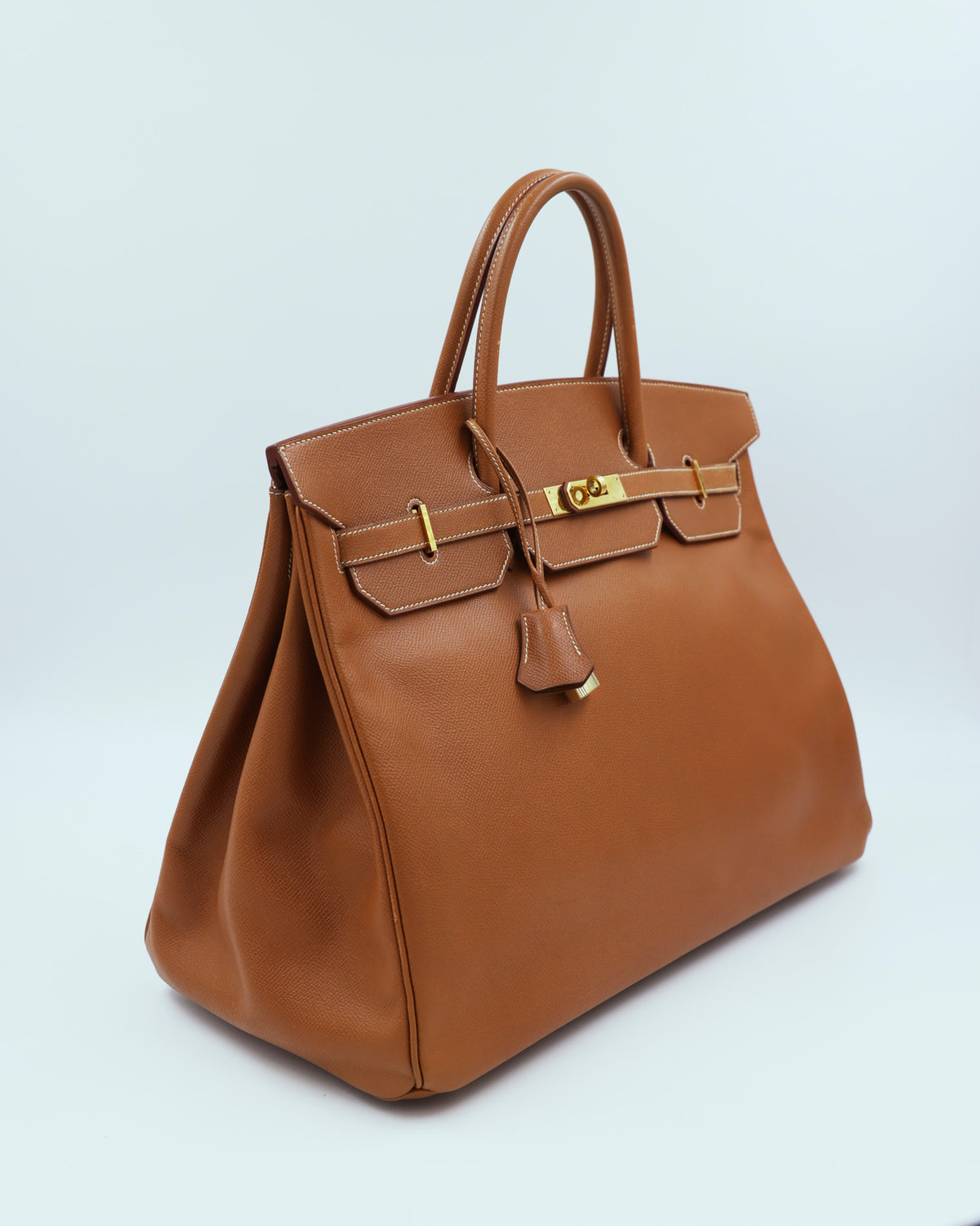 HERMÈS Birkin 40 Courchevel gold GHW in Braun mit goldfarbenen Beschlägen