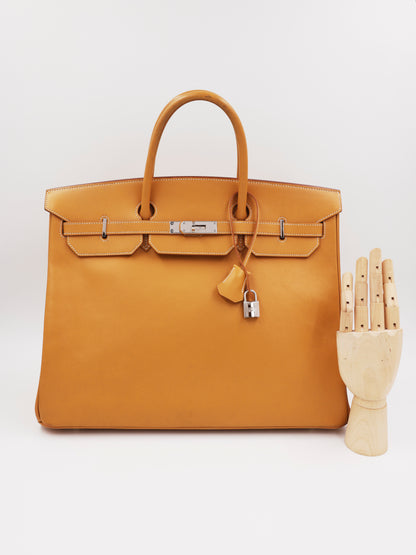 HERMÈS Birkin 40 Swift beige PHW Designerhandtasche mit Schloss und Henkel