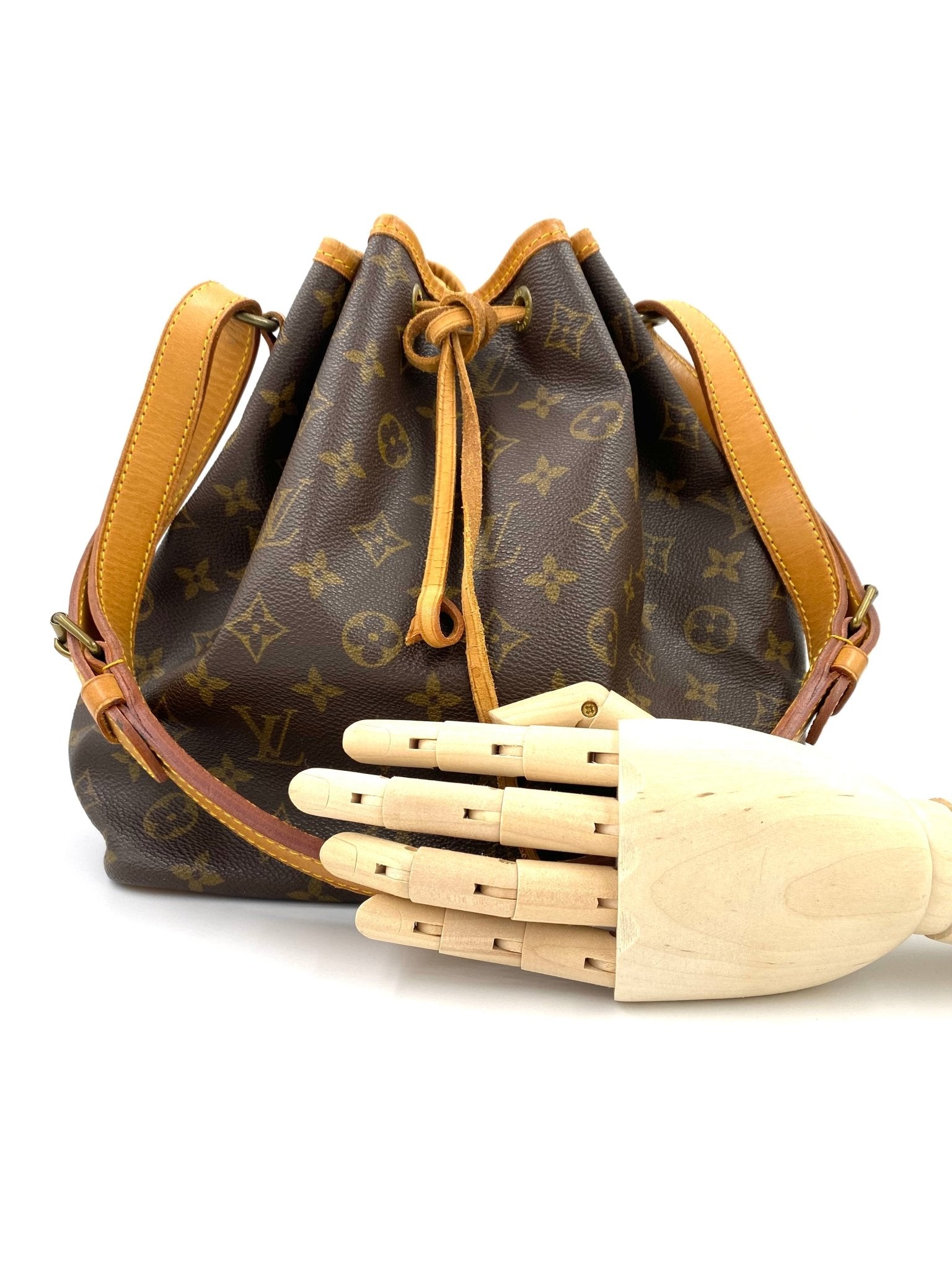 LOUIS VUITTON Noe Petit Monogram Canvas