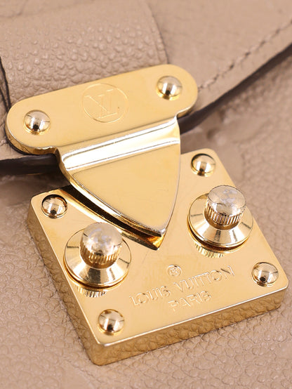 LOUIS VUITTON Pochette Metis Monogram Empreinte Tourterelle inkl. Tuch