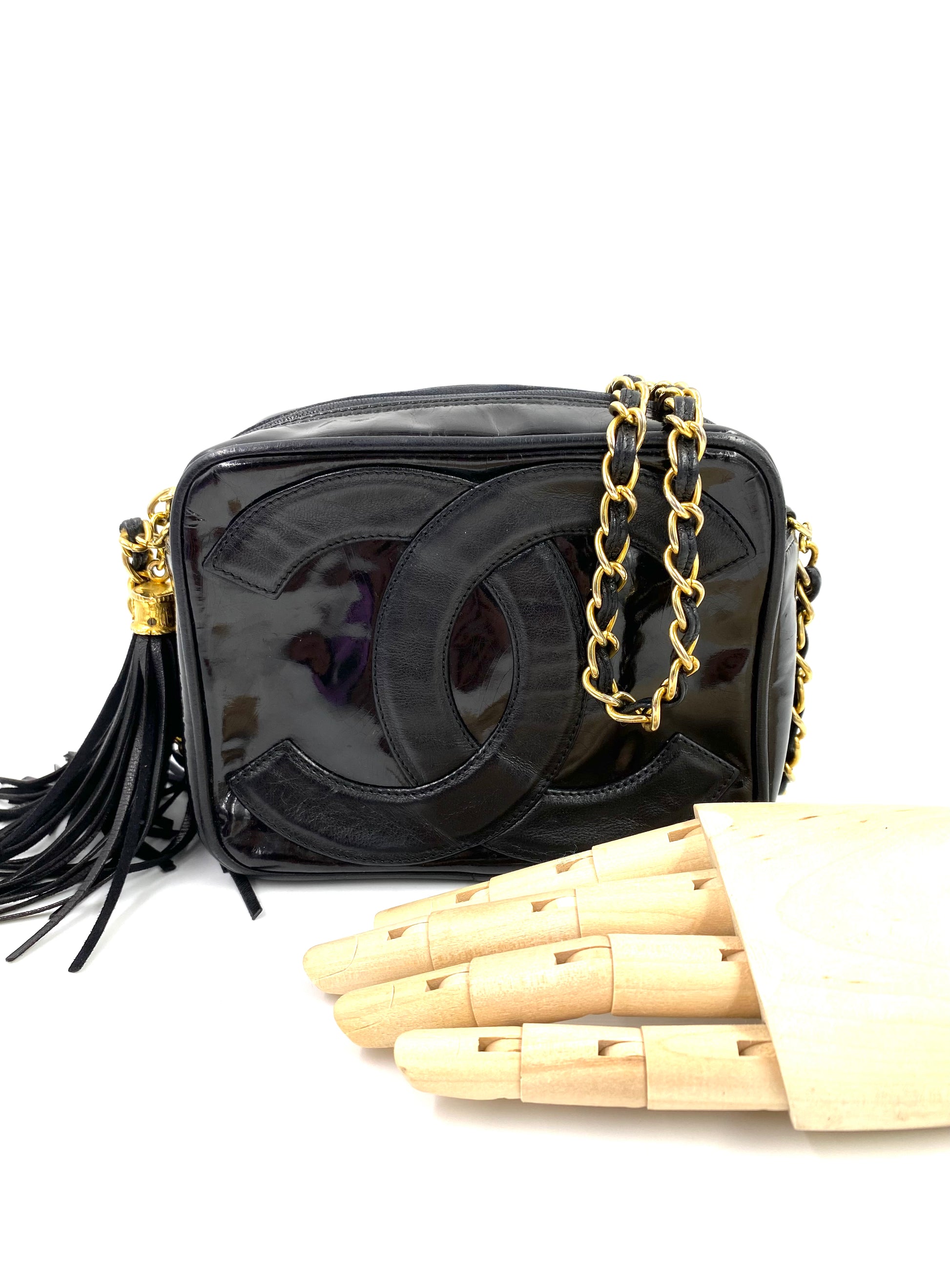 CHANEL Camera Bag schwarz mit gold Hardware Clutch Macarons