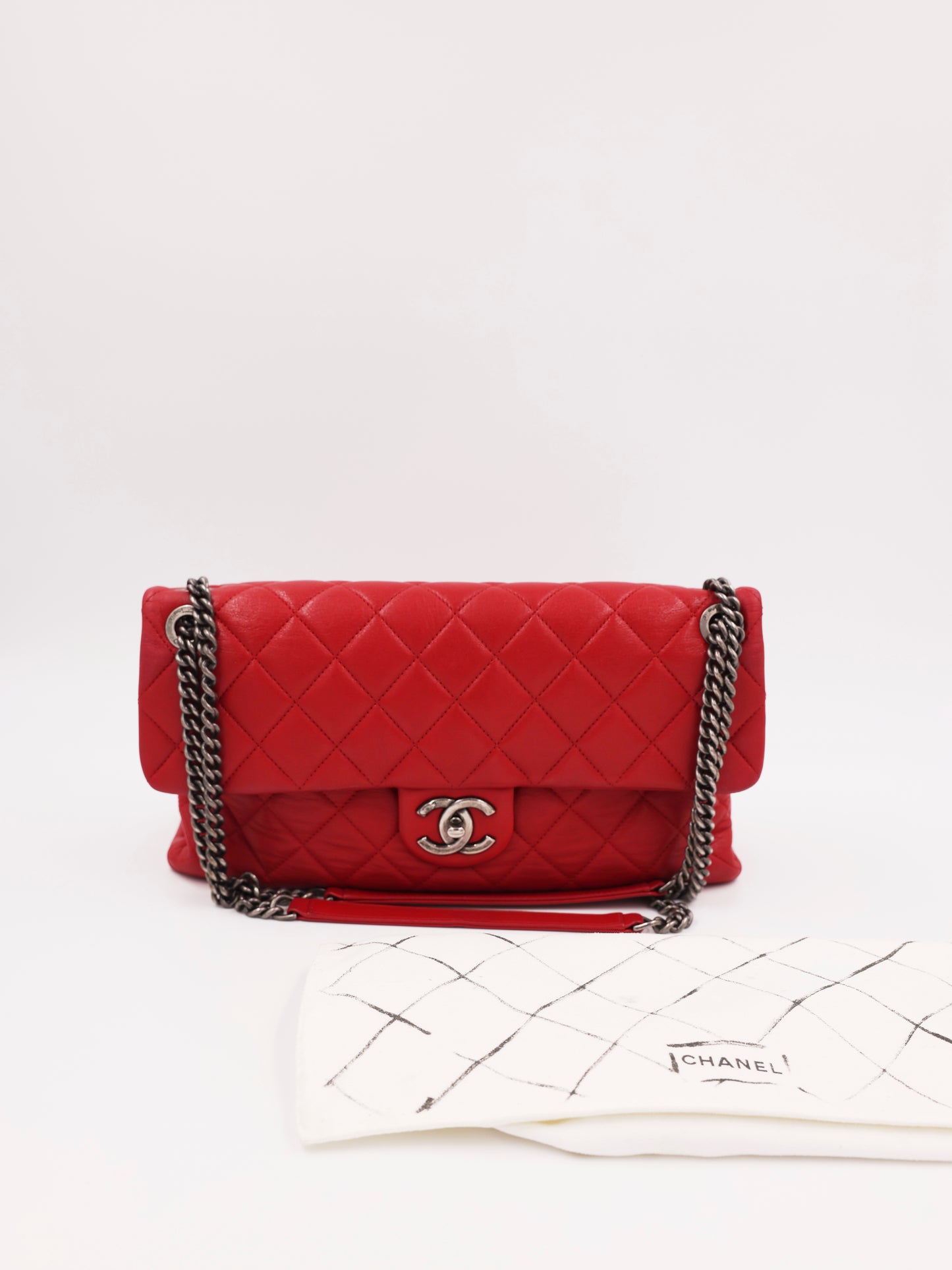 CHANEL Single Flap Jumbo Rue Cambon rot SHW rote gesteppte Secondhand Handtasche mit silberfarbener Kette
