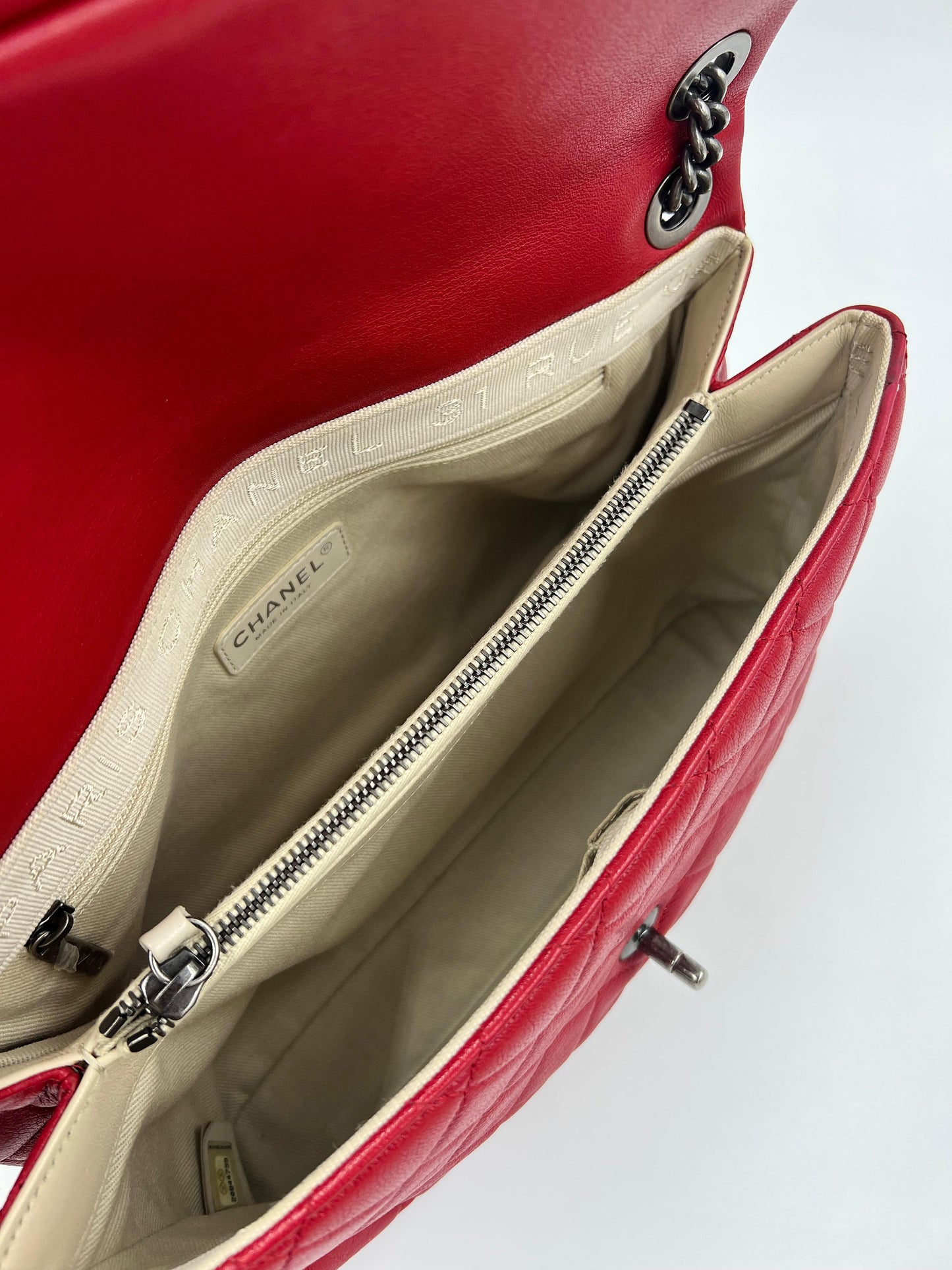 CHANEL Single Flap Jumbo Rue Cambon rot SHW rote Designerhandtasche mit Innenfach und Reissverschluss