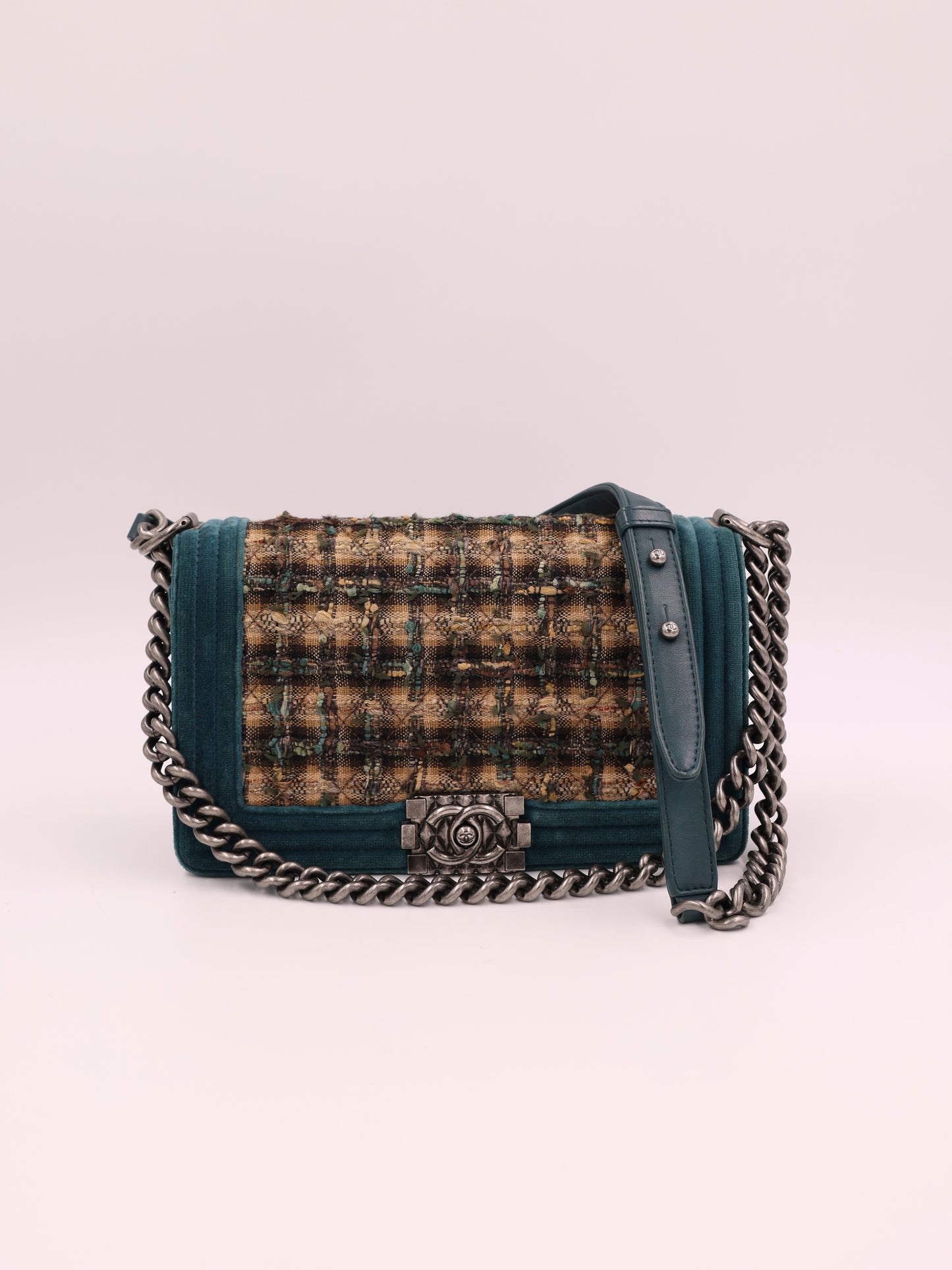 CHANEL Boy Bag Medium Tweed grün SHW