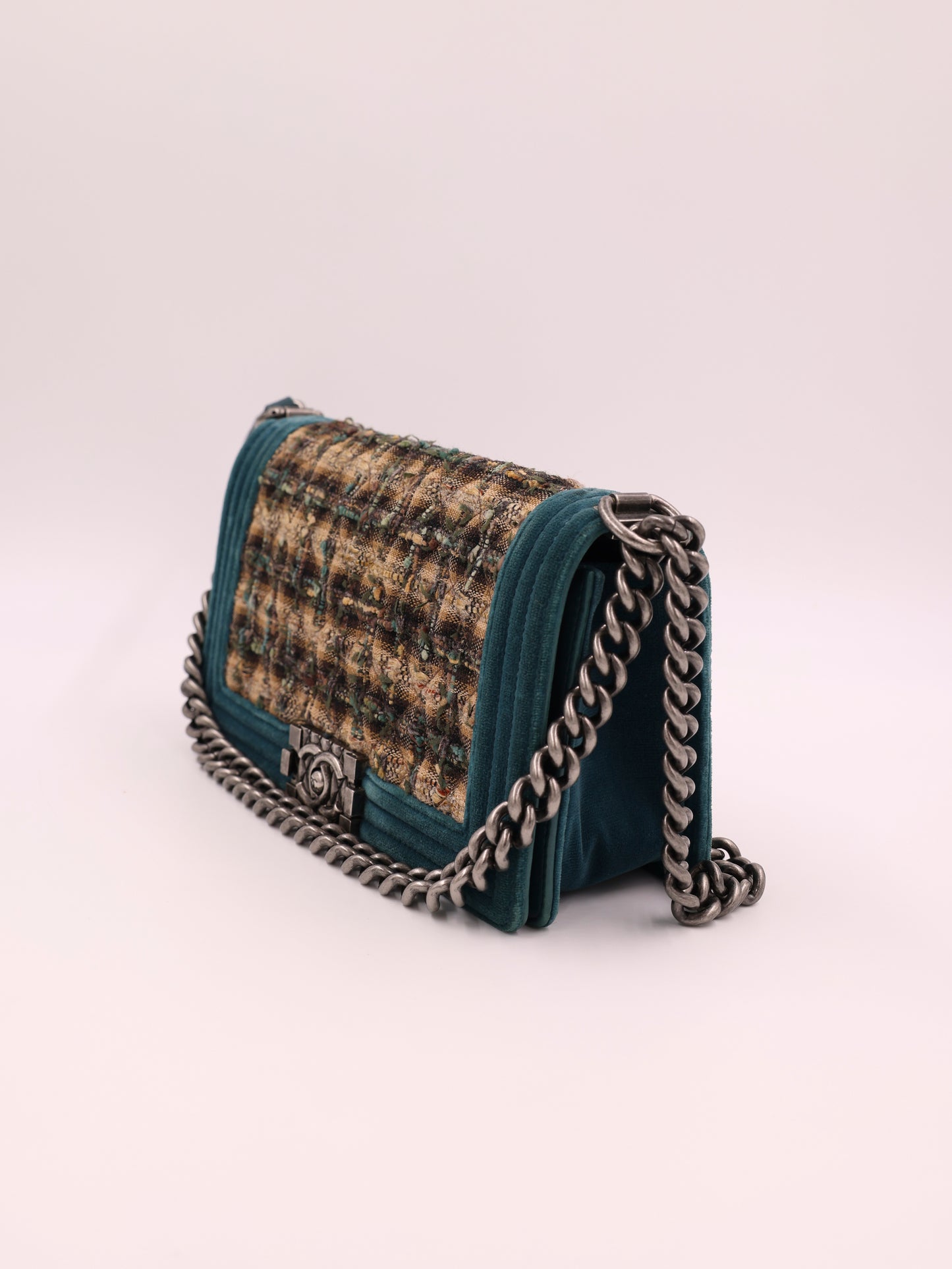 CHANEL Boy Bag Medium Tweed grün SHW