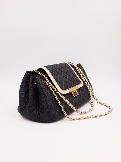 CHANEL 2.55 East West Flap Bag schwarz GHW schwarze gesteppte Handtasche mit goldfarbener Kette