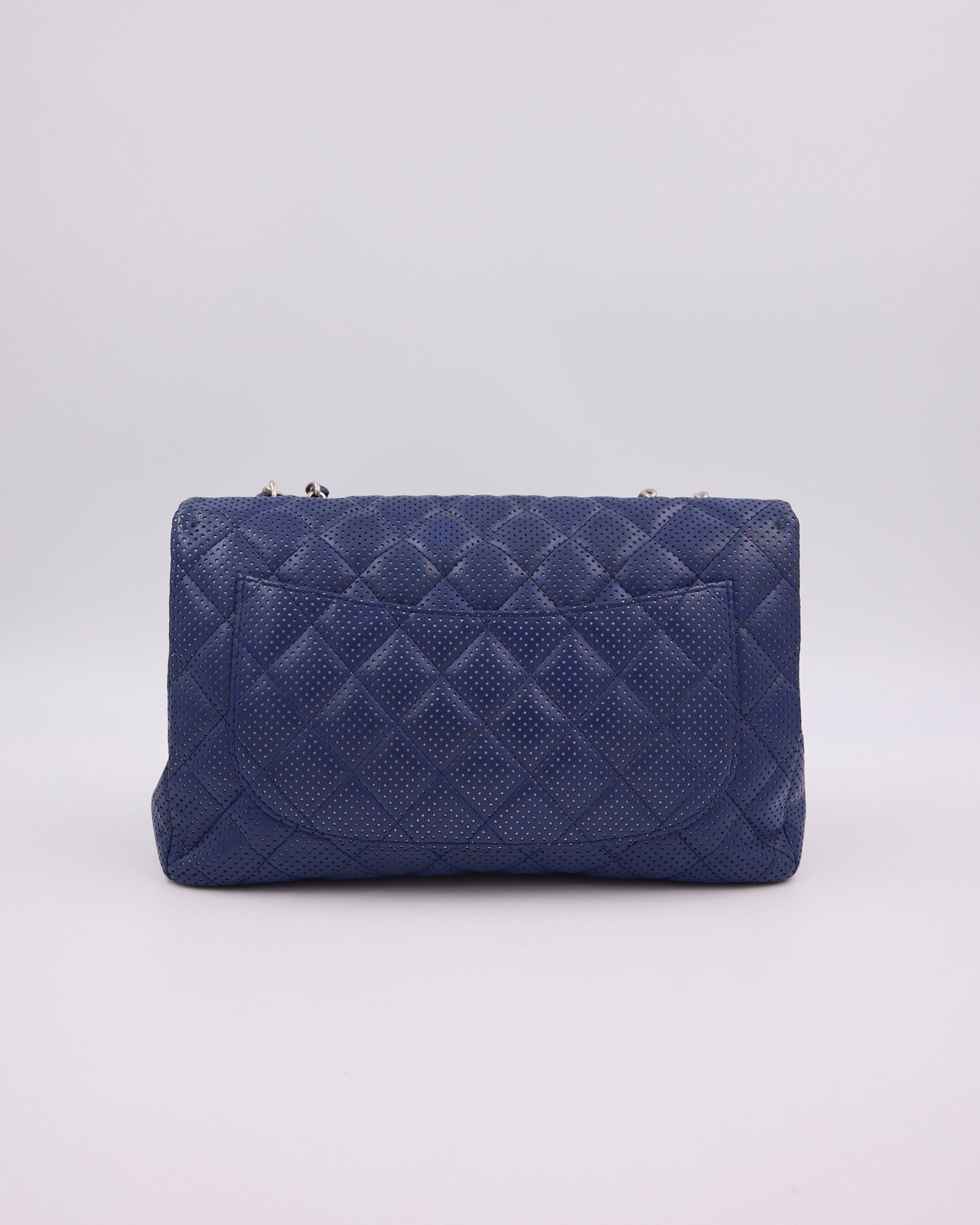 CHANEL Classic Single Flap Perforated blau SHW, blaue gesteppte Designerhandtasche aus zweiter Hand