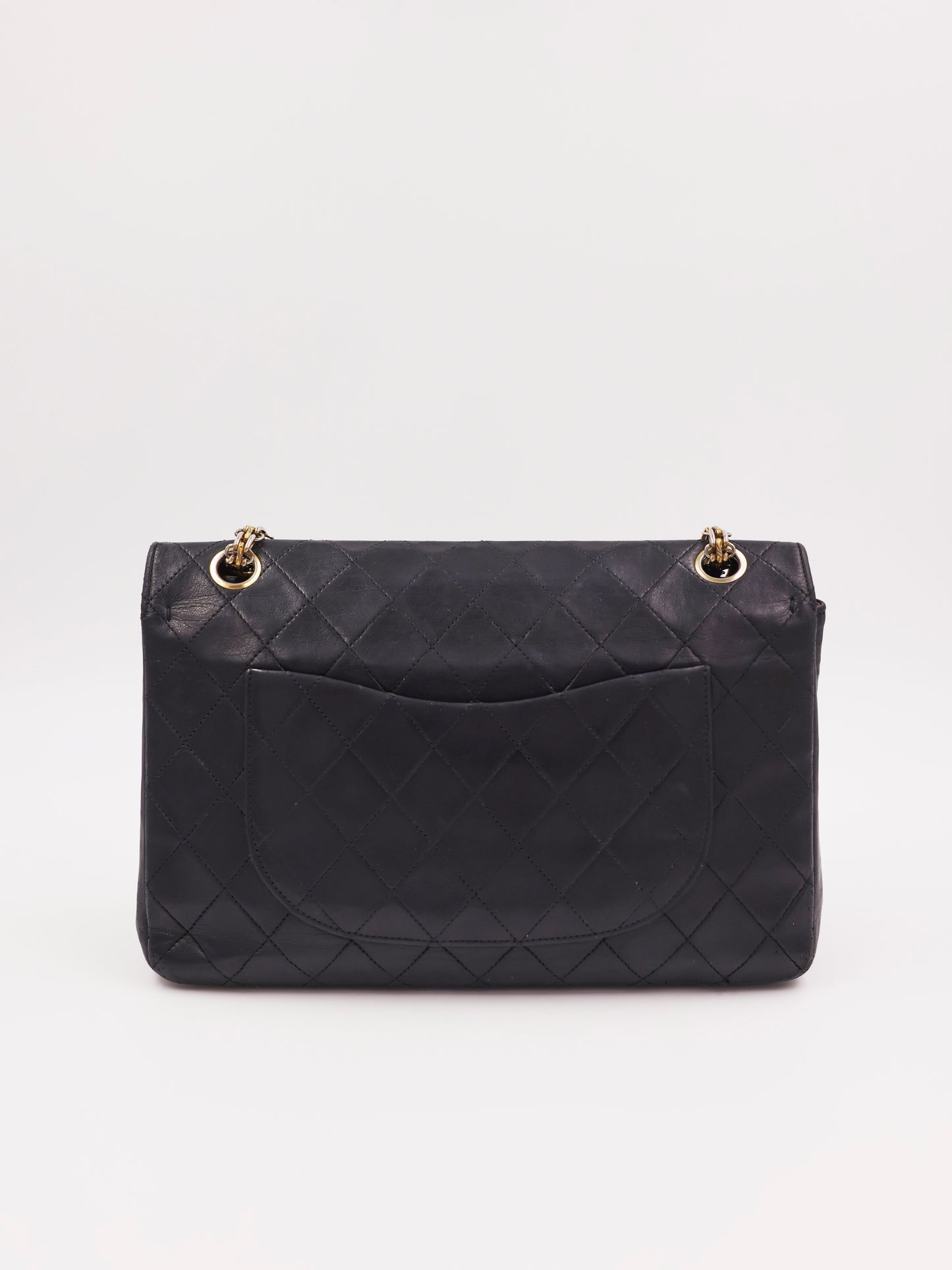 CHANEL Timeless Double Flap medium schwarz GHW schwarze Designerhandtasche aus zweiter Hand mit goldfarbener Hardware