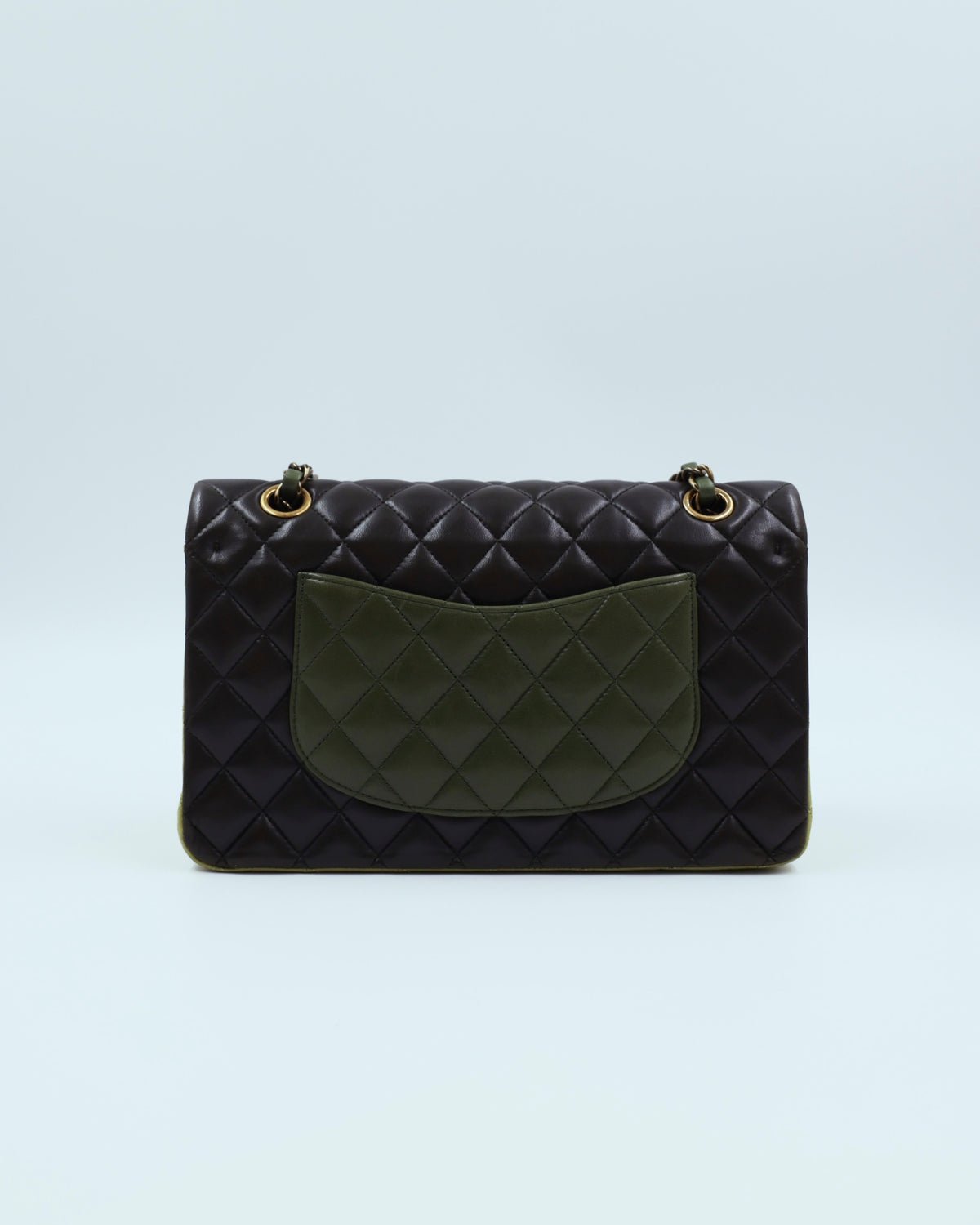 CHANEL Timeless Double Flap Medium Grün GHW grüne Designerhandtasche aus zweiter Hand mit goldfarbenen Details