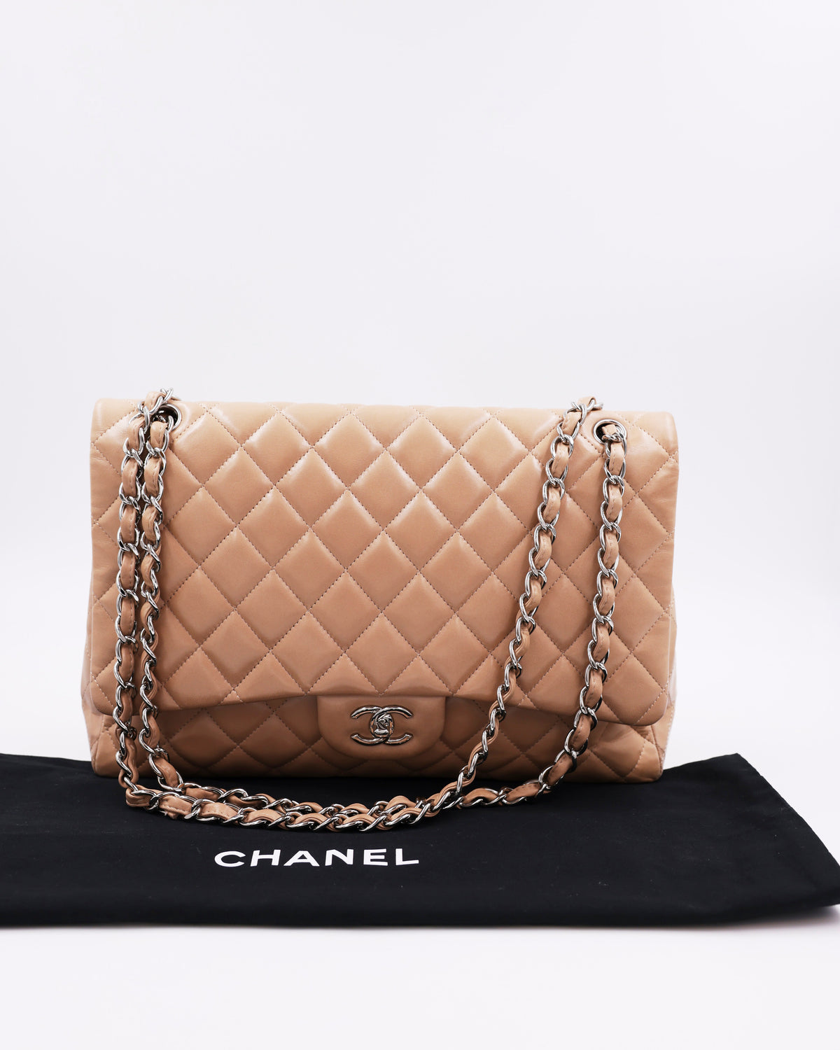 CHANEL Timeless Single Flap Maxi beige SHW beige Designerhandtasche aus zweiter Hand mit Kettenriemen