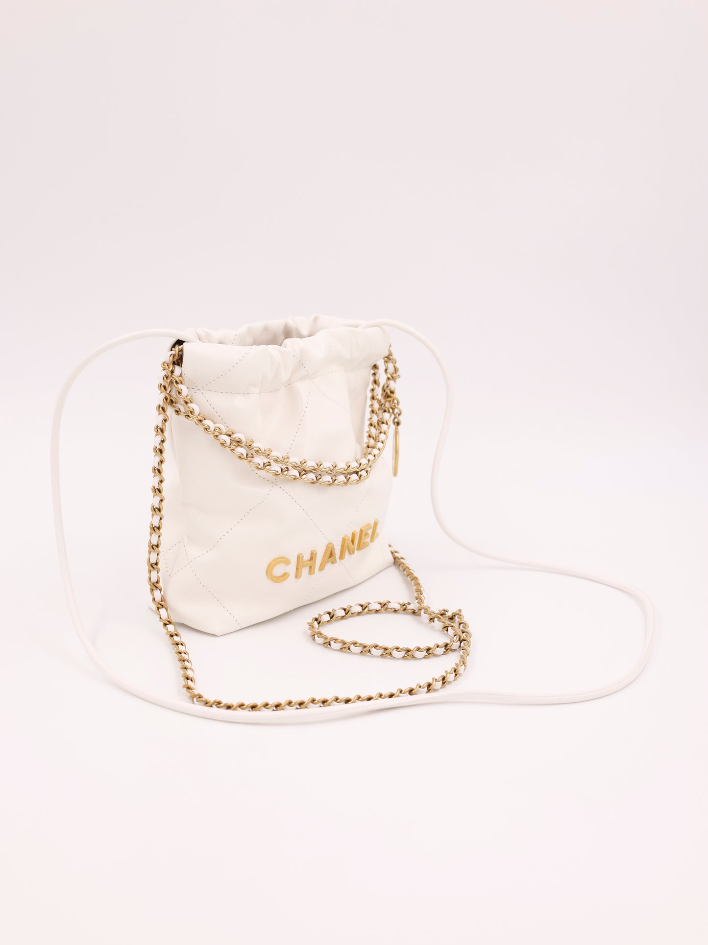 Chanel 22 Mini Leder weiß GHW