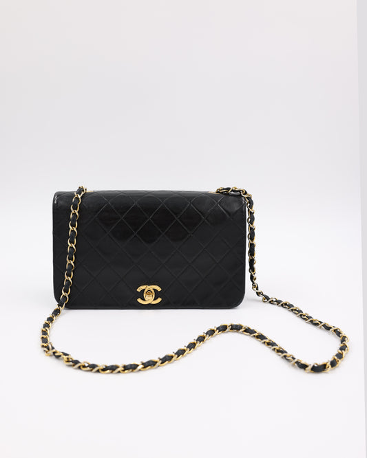 CHANEL Full Flap Lammleder schwarz GHW