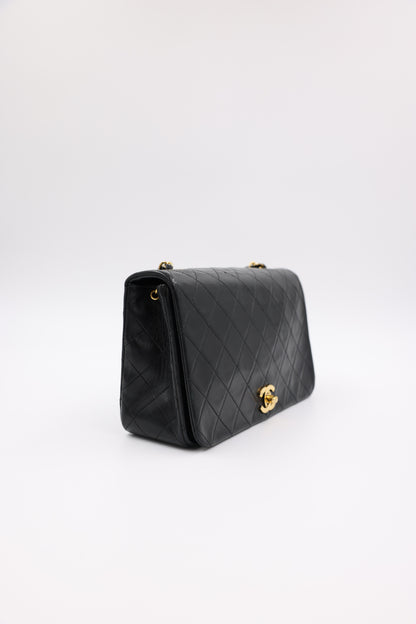 CHANEL Full Flap Lammleder schwarz GHW