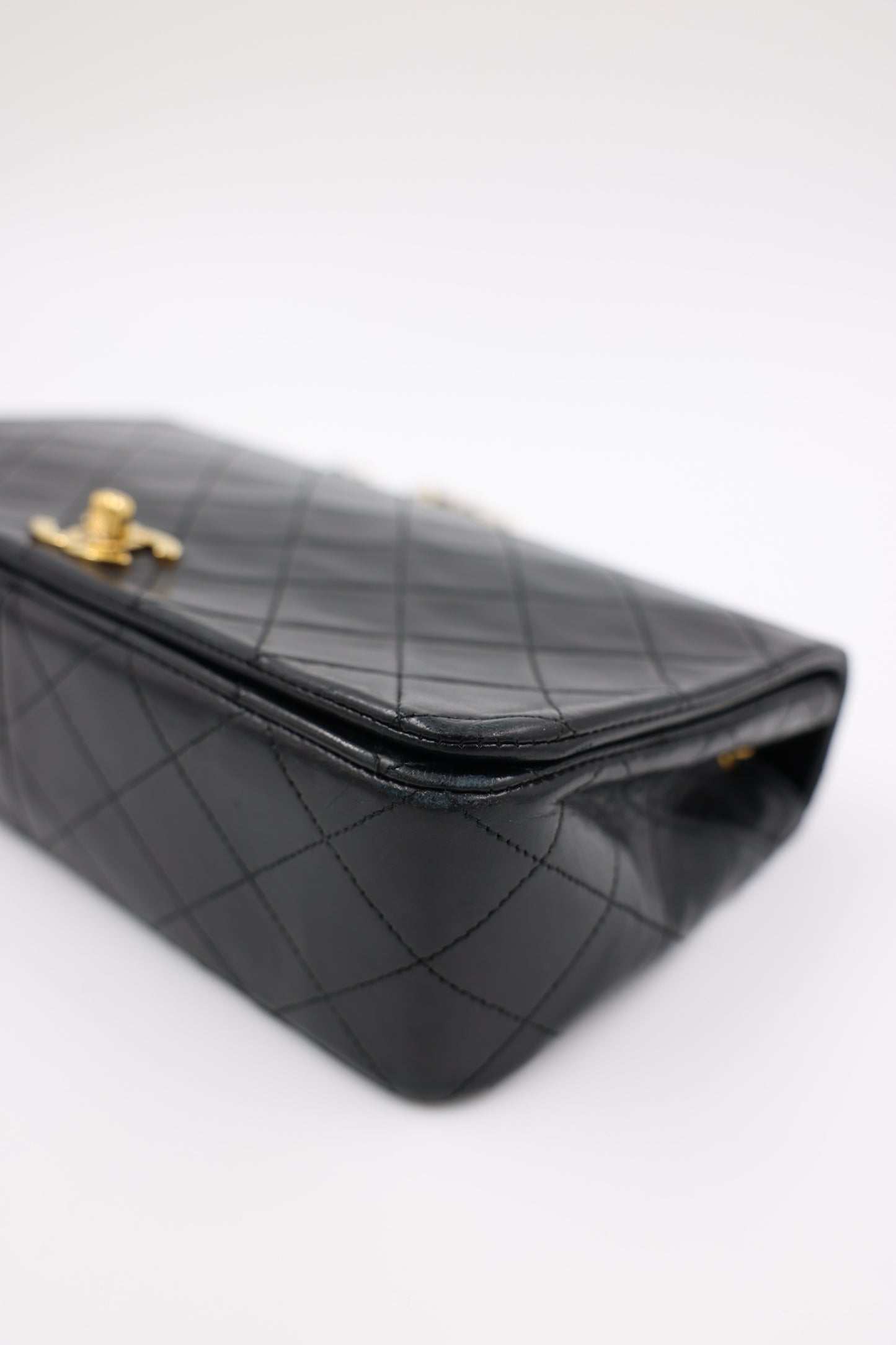 CHANEL Full Flap Lammleder schwarz GHW