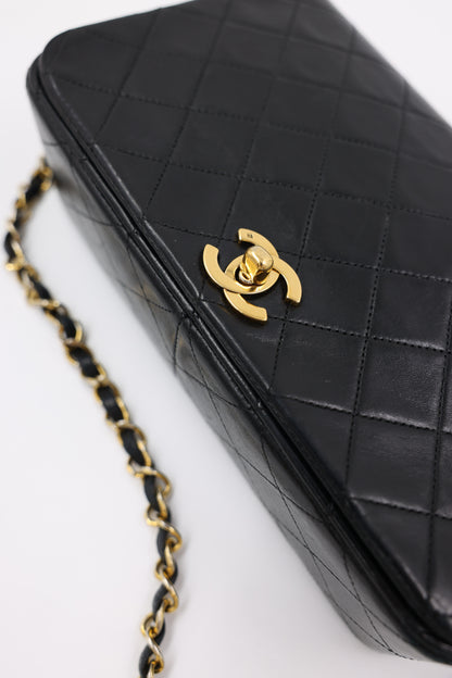 CHANEL Full Flap Lammleder schwarz GHW