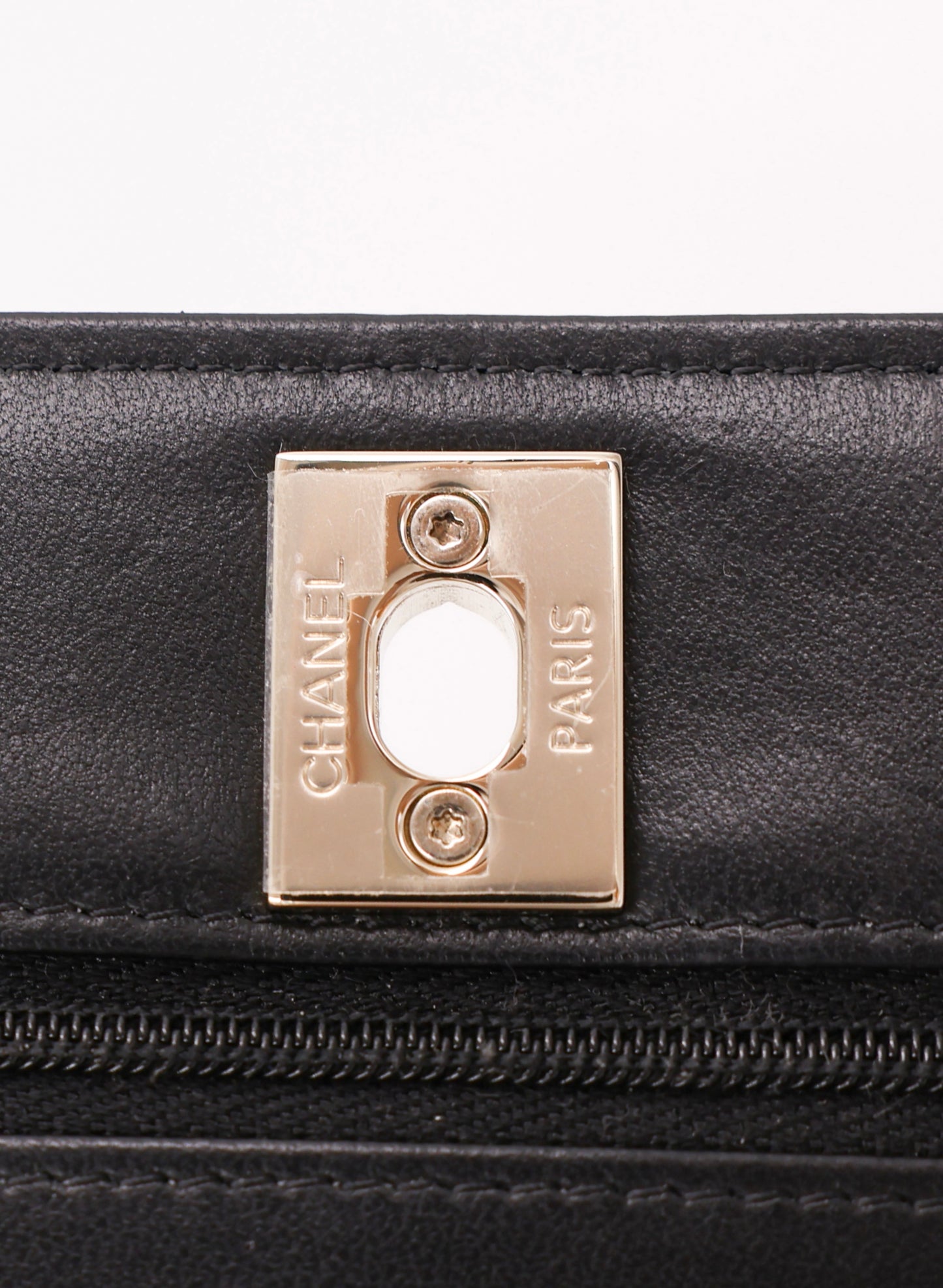 CHANEL Wallet on Chain Pearls Top Handle Lammleder schwarz