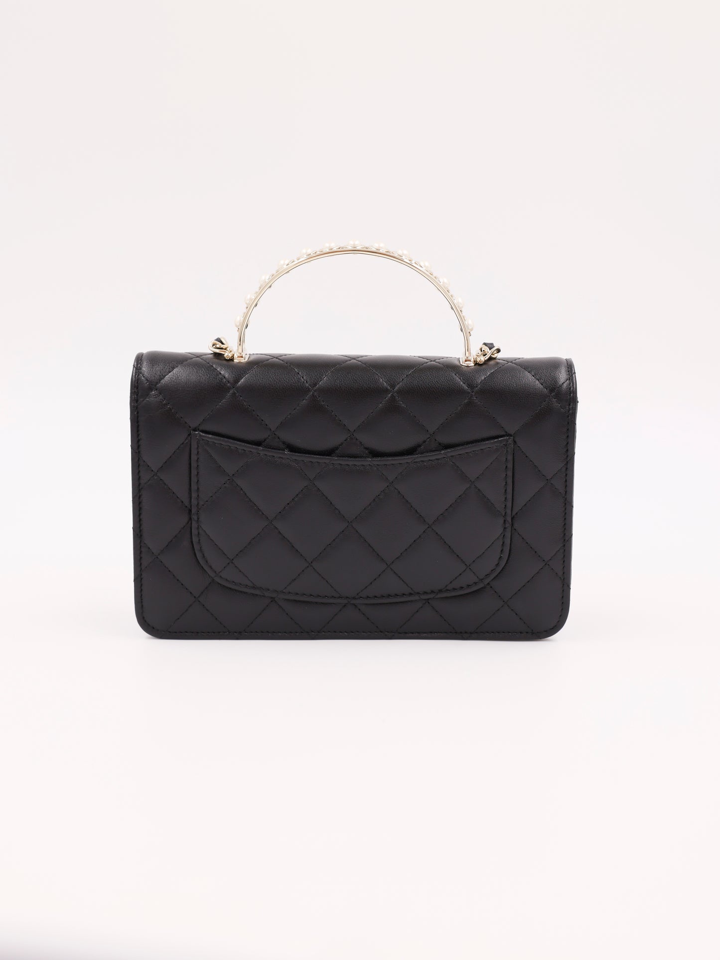 CHANEL Wallet on Chain Pearls Top Handle Lammleder schwarz