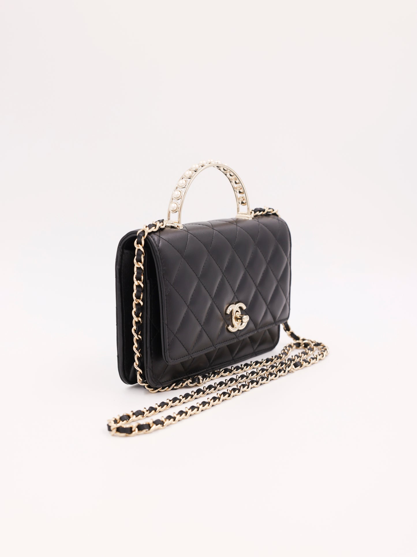 CHANEL Wallet on Chain Pearls Top Handle Lammleder schwarz