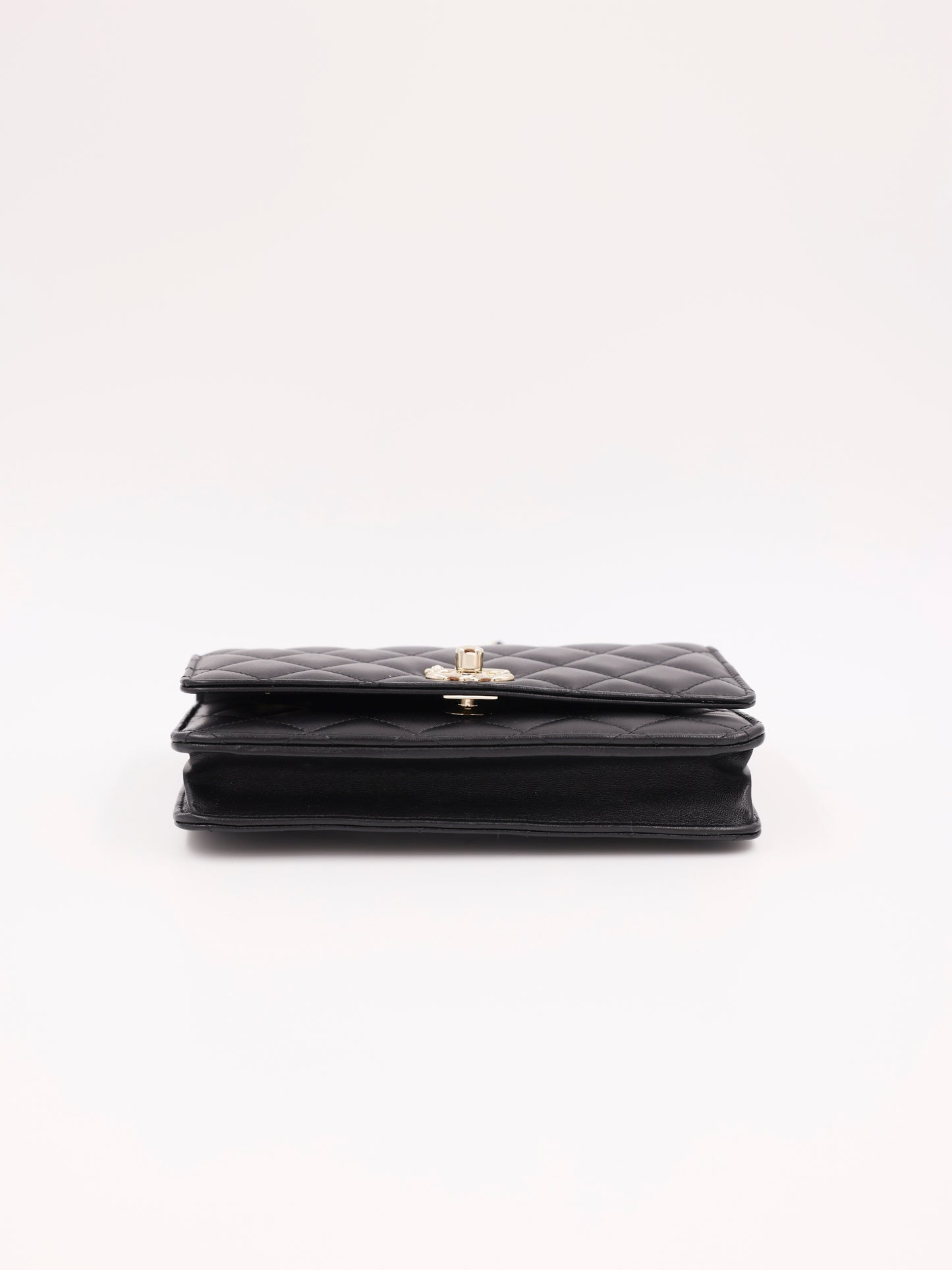 CHANEL Wallet on Chain Pearls Top Handle Lammleder schwarz