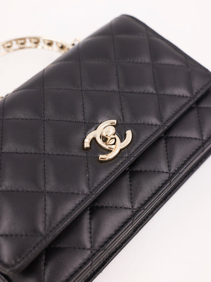 CHANEL Wallet on Chain Pearls Top Handle Lammleder schwarz