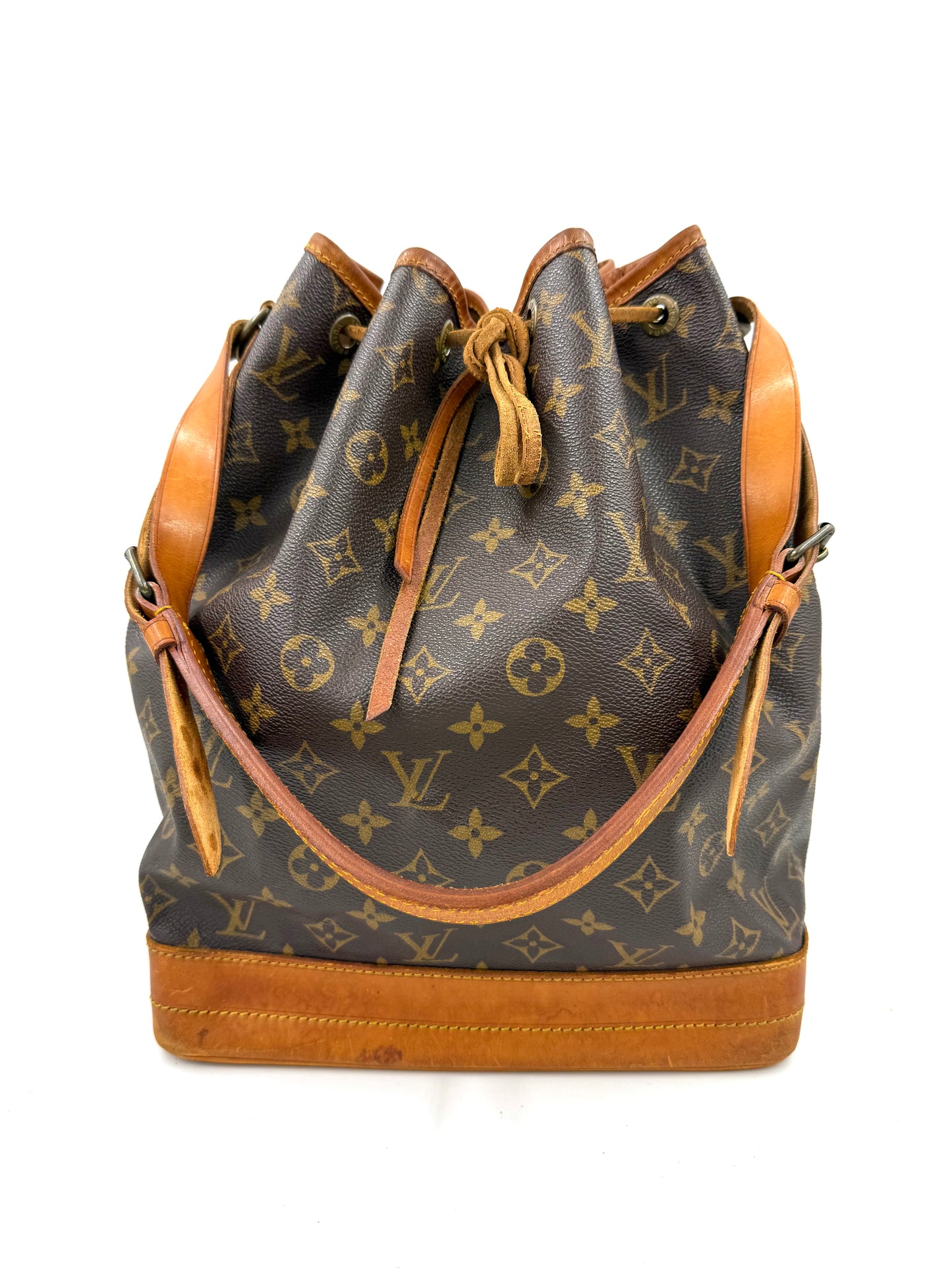 LOUIS VUITTON Sac Noe grande Monogram Canvas