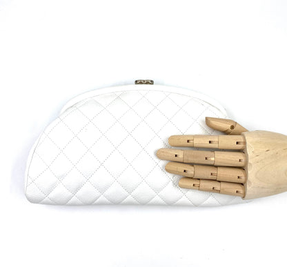 CHANEL quilted Clutch Caviarleder weiß