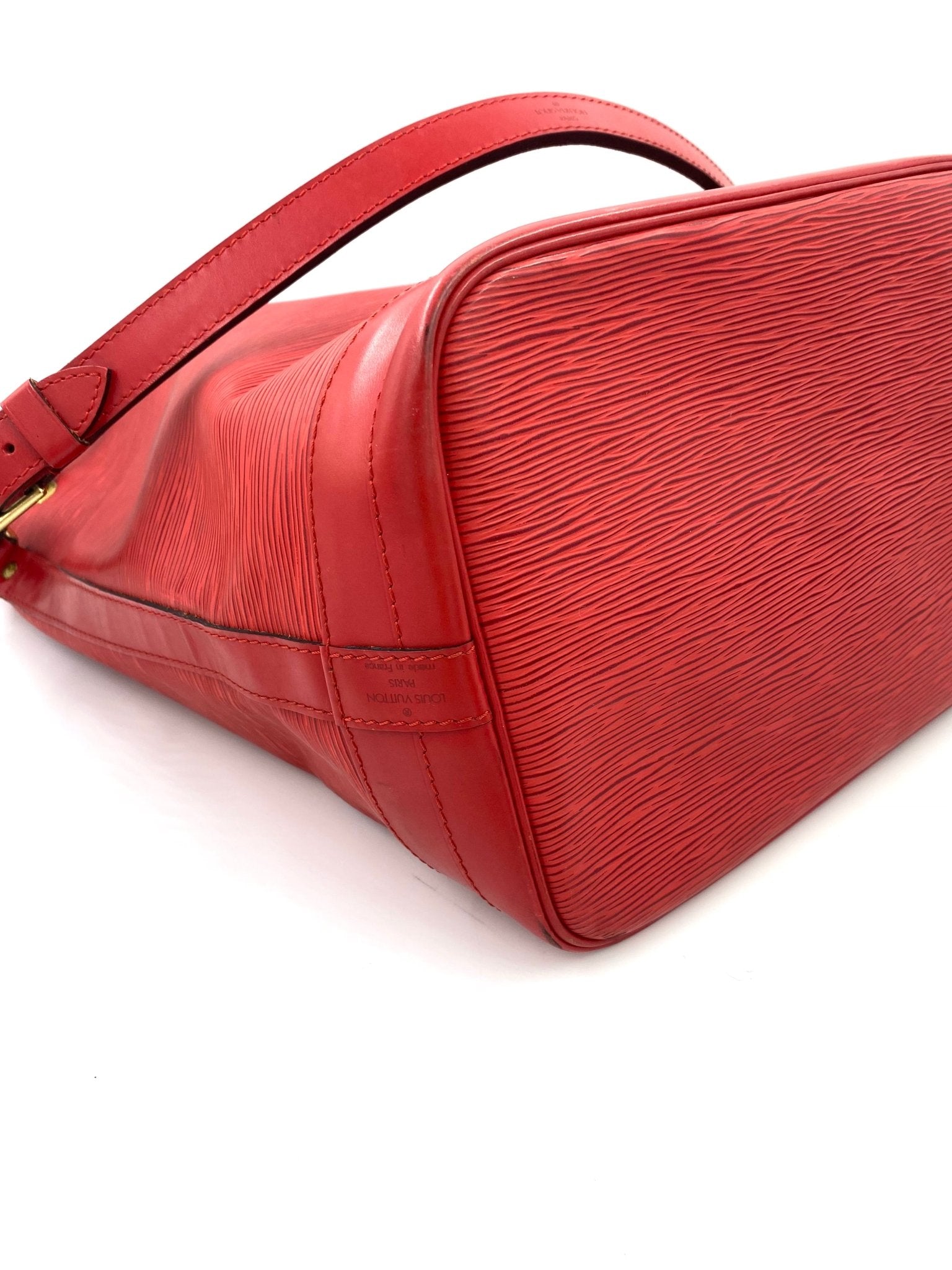 LOUIS VUITTON Noe grande Epileder rouge - Clutch & Macarons - AR0934 - Clutch & Macarons - 