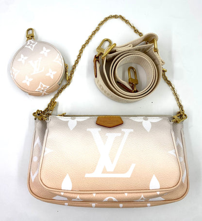 LOUIS VUITTON Multi Pochette Accessoires "Summer by the Pool" - Clutch & Macarons - Chip - Clutch & Macarons - 