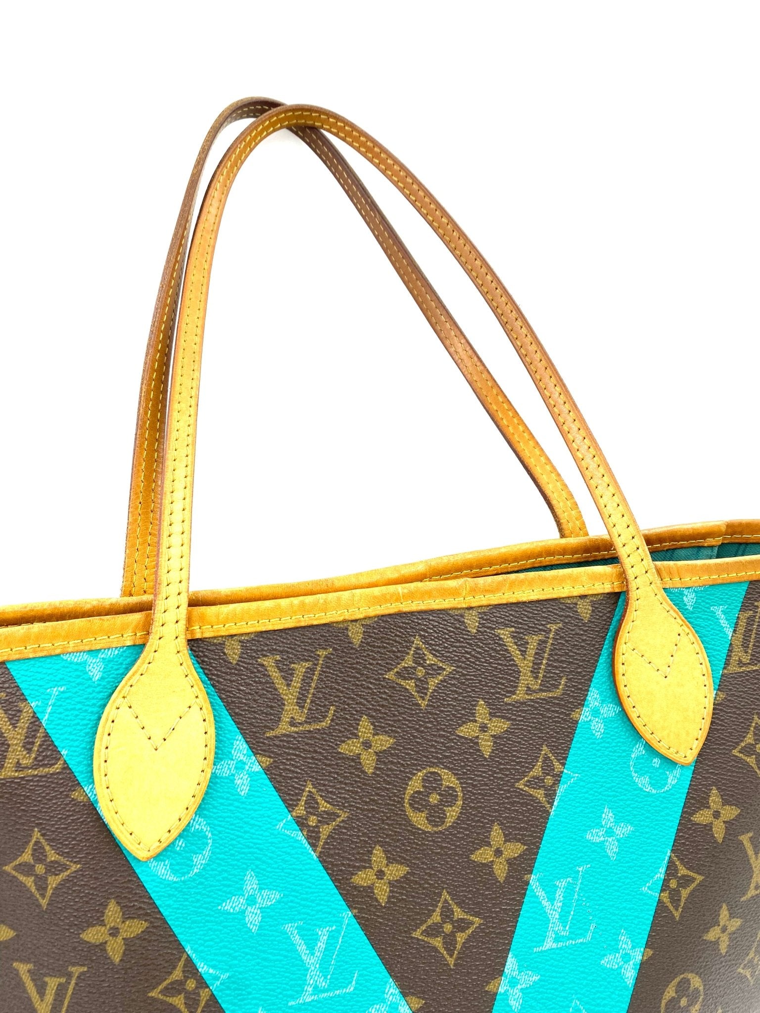 LOUIS VUITTON Neverfull MM Monogram - V Turquoise - Clutch & Macarons - CA1105 - Clutch & Macarons - 