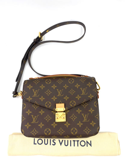 LOUIS VUITTON Pochette Metis Monogram Canvas