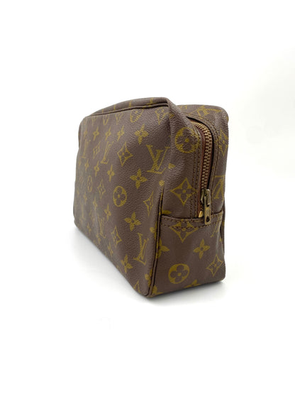 LOUIS VUITTON Trousse Toilette 28 Monogram Canvas